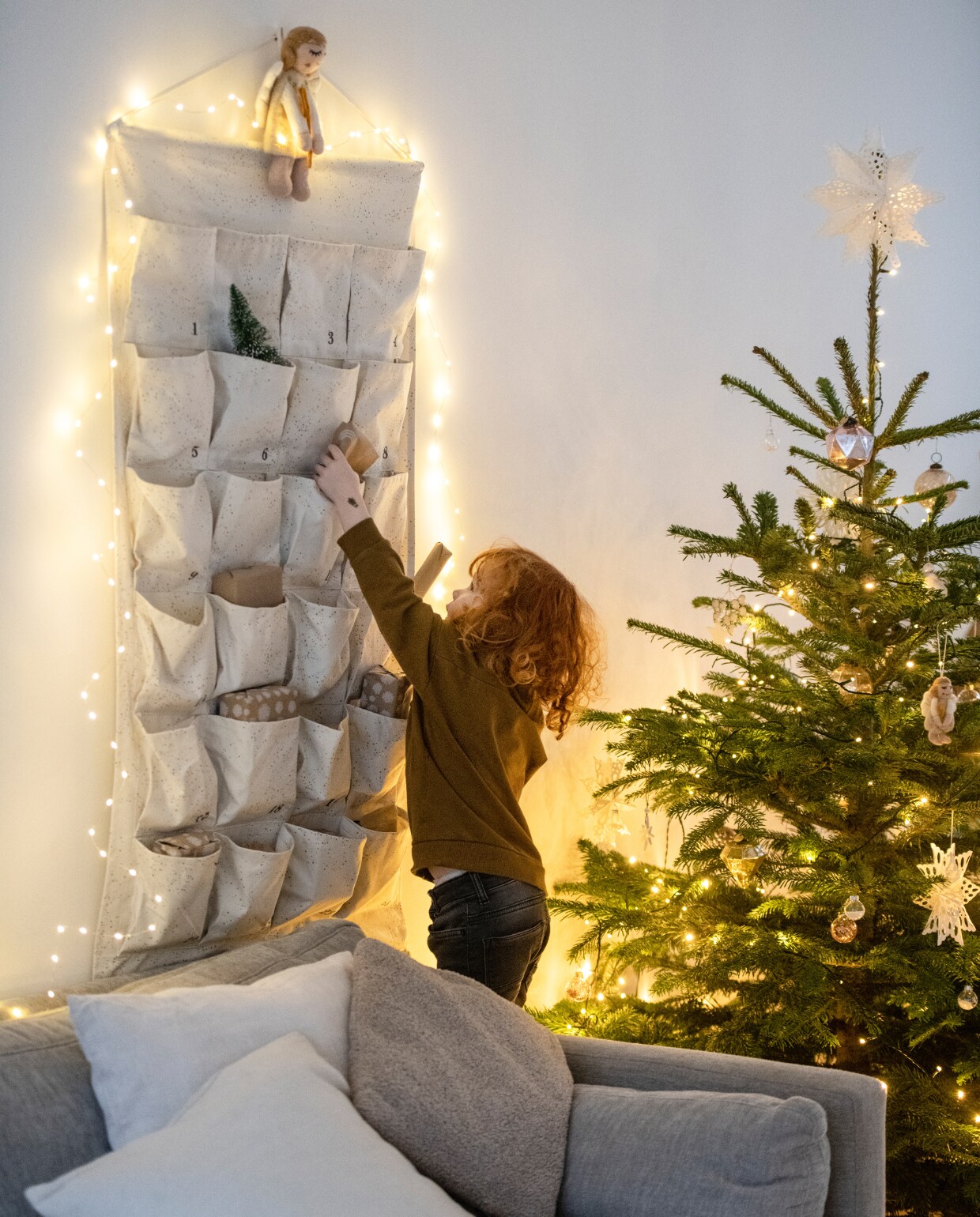 Adventskalender: vakkenzak Konges Sløjd. NEE | vtwonen 13-2022 | productie Insidehomepage | styling Myla Griese | fotografie Louis Lemaire | tekst Inge van Lieshout