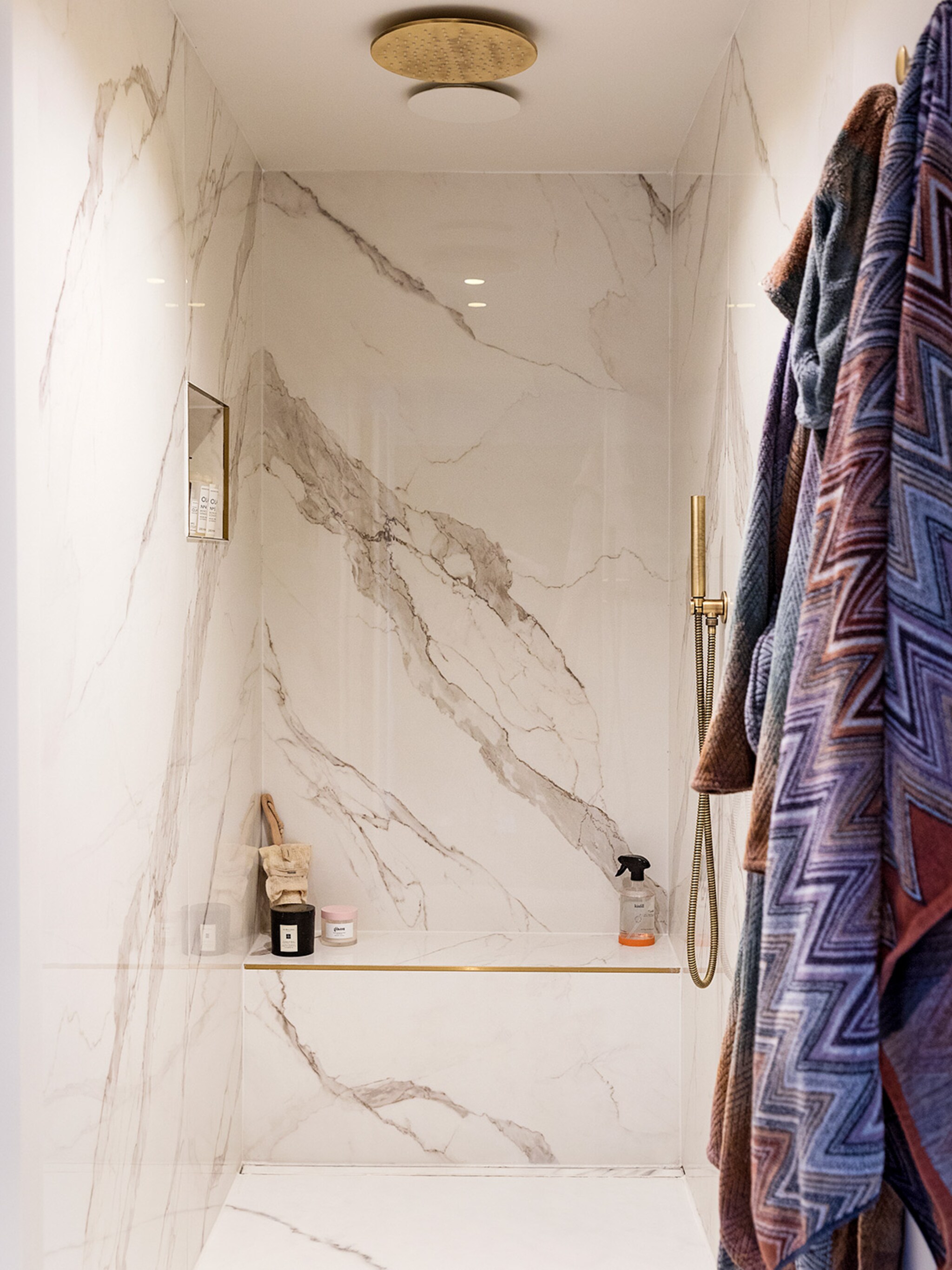 ga voor ultieme luxe met een marmeren badkamer