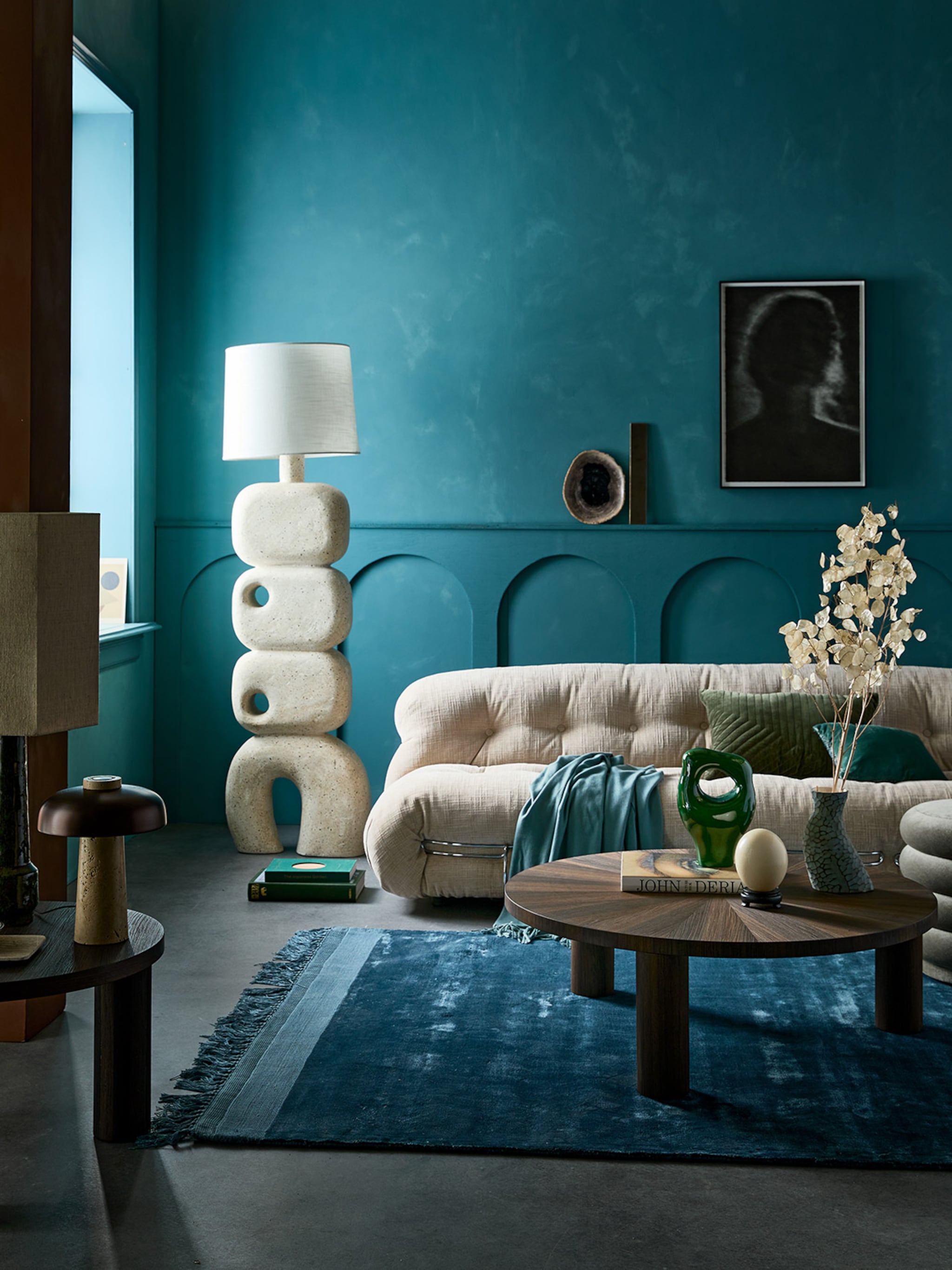 een blauwe woonkamer brengt een rustgevend gevoel