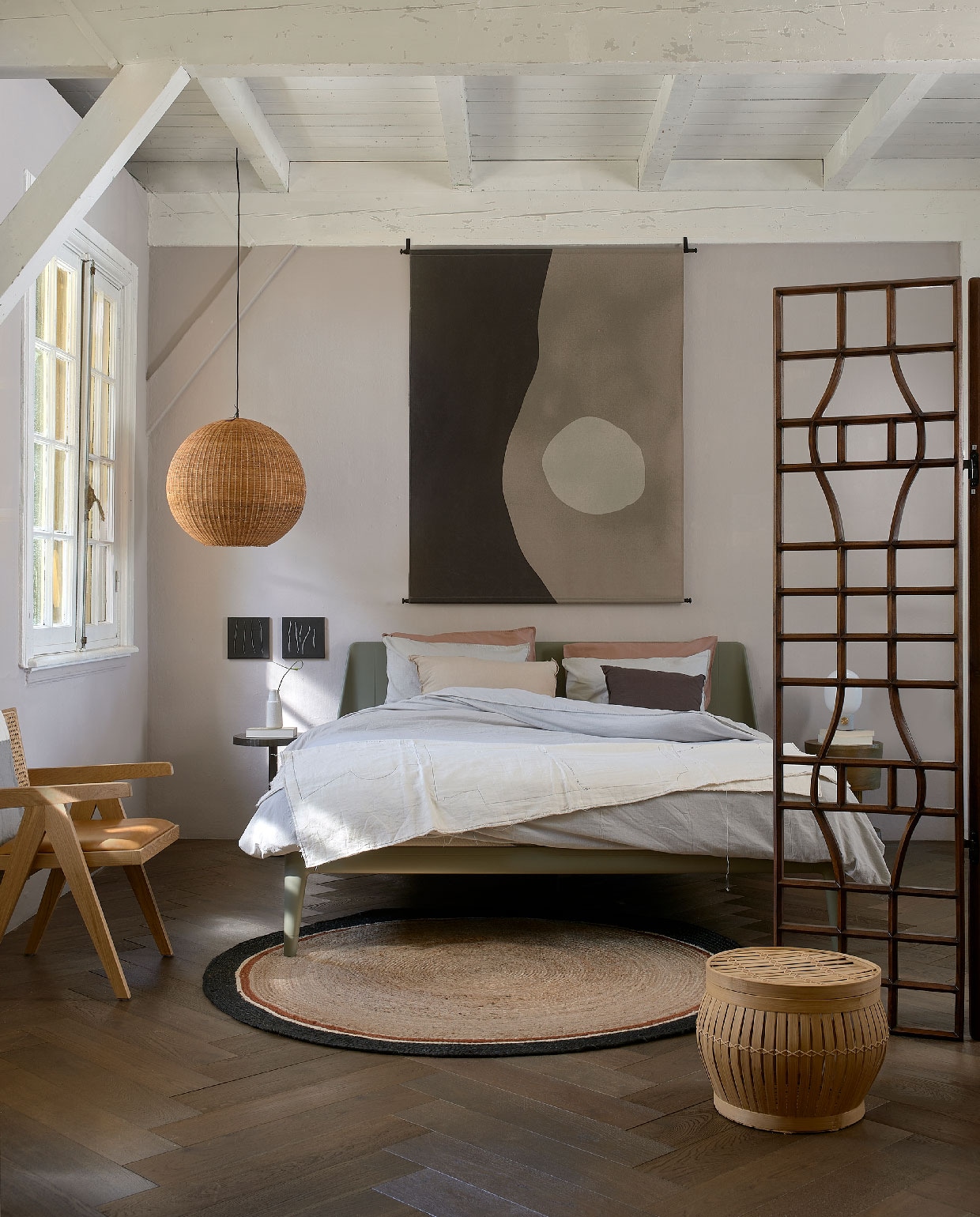 Slaapkamer ingericht in Japandi stijl JA | vtwonen 10-2020 | styling Fietje Bruijn | fotografie Dennis Brandsma