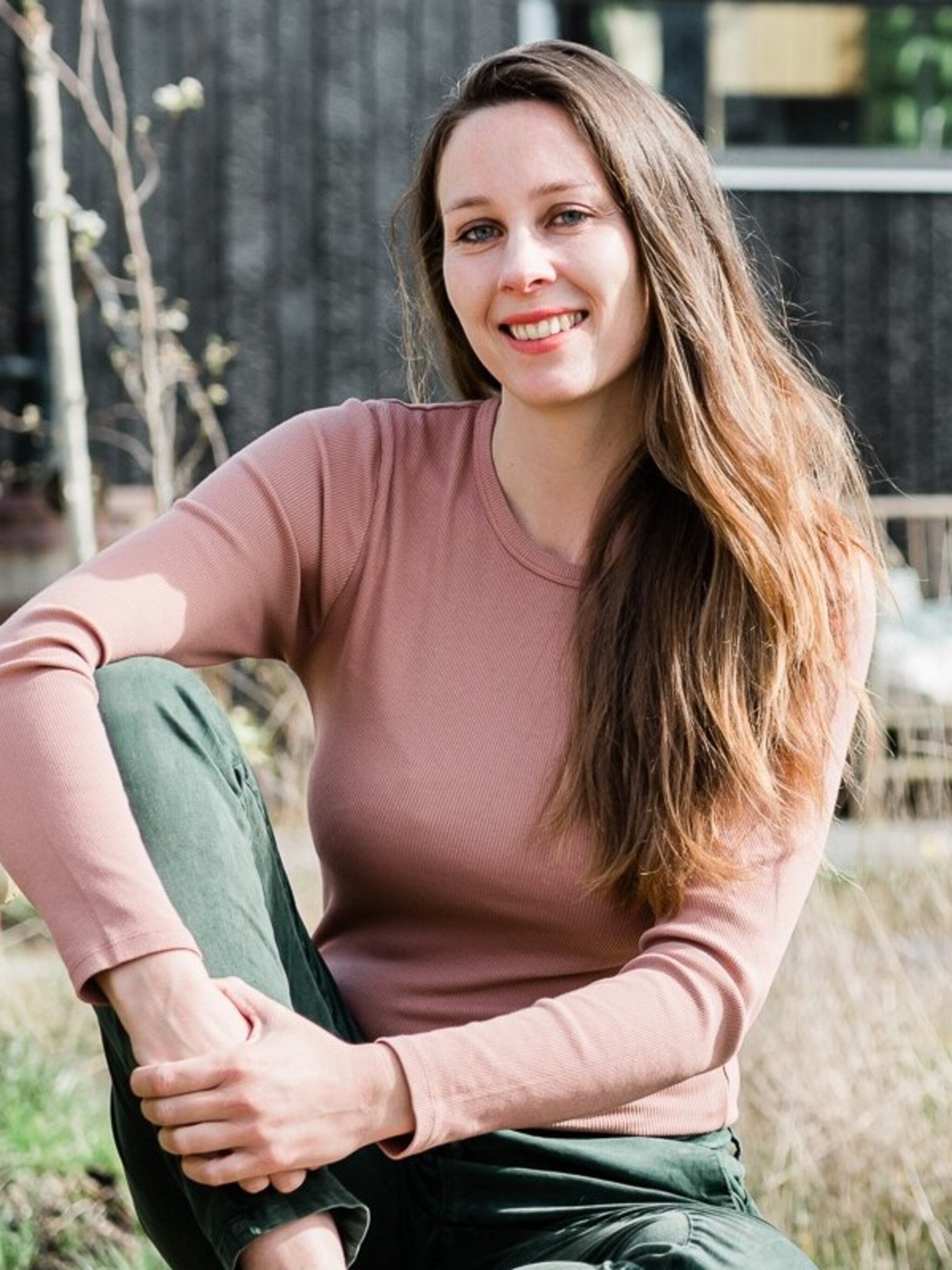 iris woont in een duurzaam tiny house ik mis helemaal niks