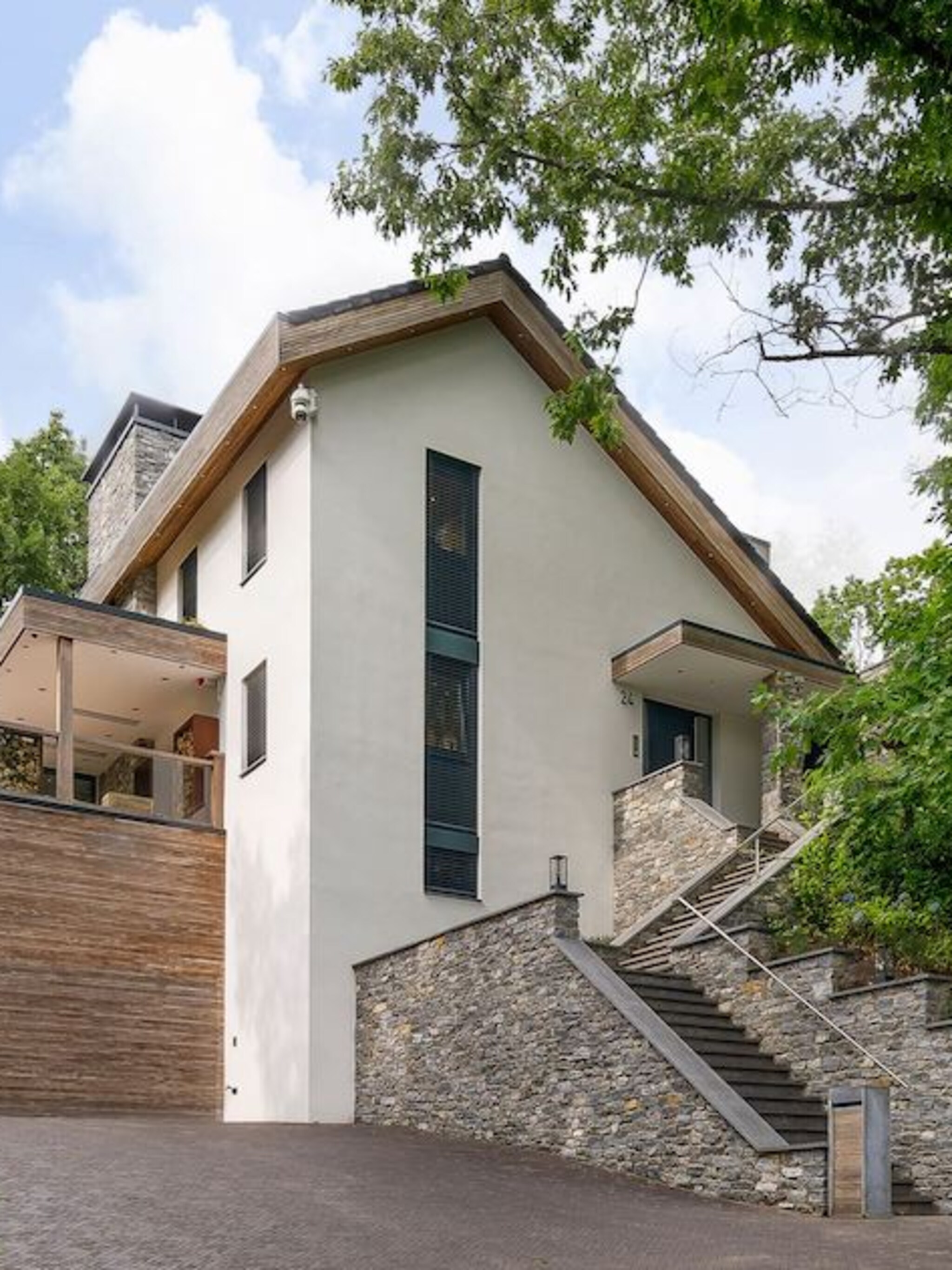 funda parel een miljoenenvilla in landgraaf met twee zwembaden poolhouse en sauna