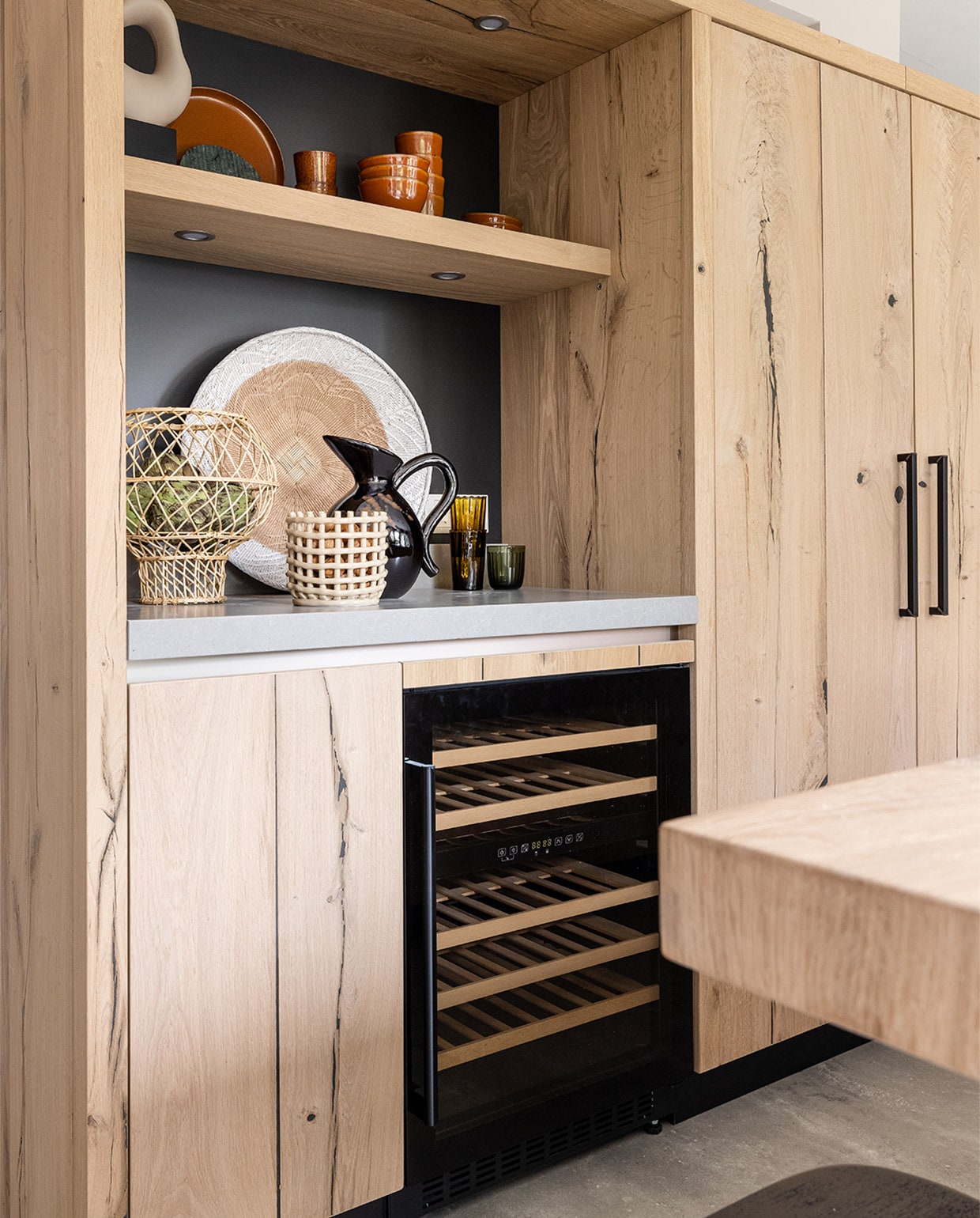 Keuken prijs op aanvraag (info@bminterieur­makers.nl). Wijnkoeling Bosch