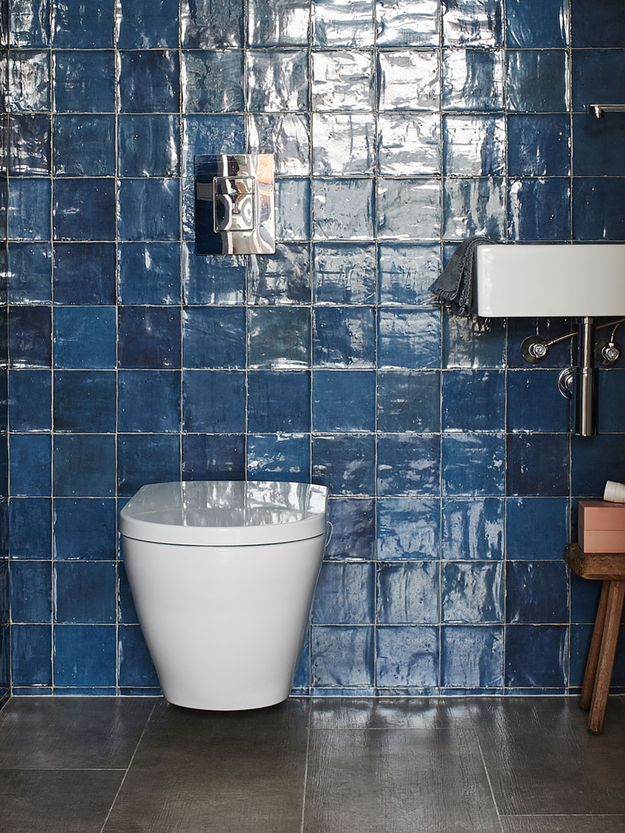 3x unieke ideeen voor wc tegels waarmee je het toilet laat stralen