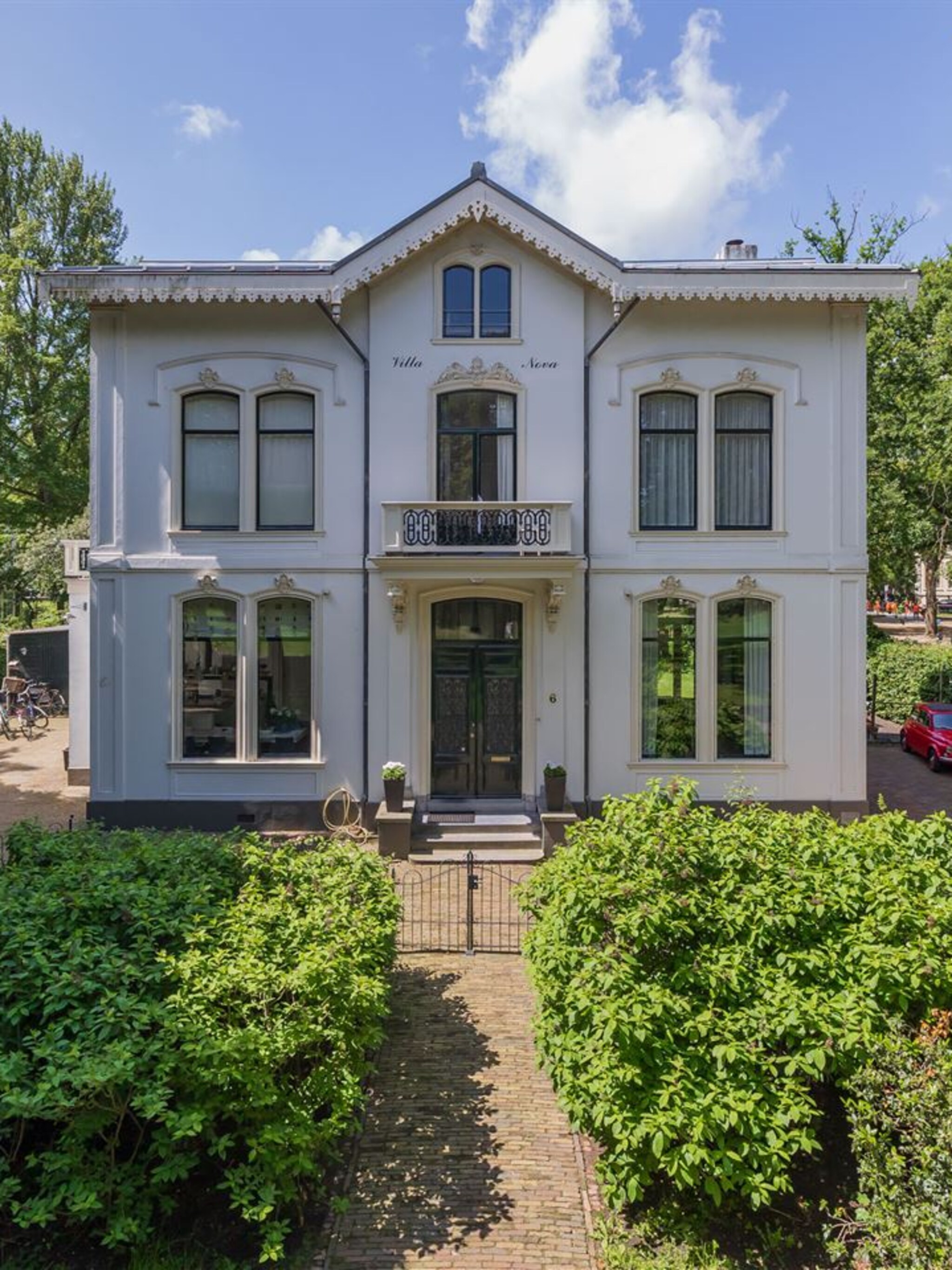 funda parel wonen in een moderne villa kakelbont in haarlem