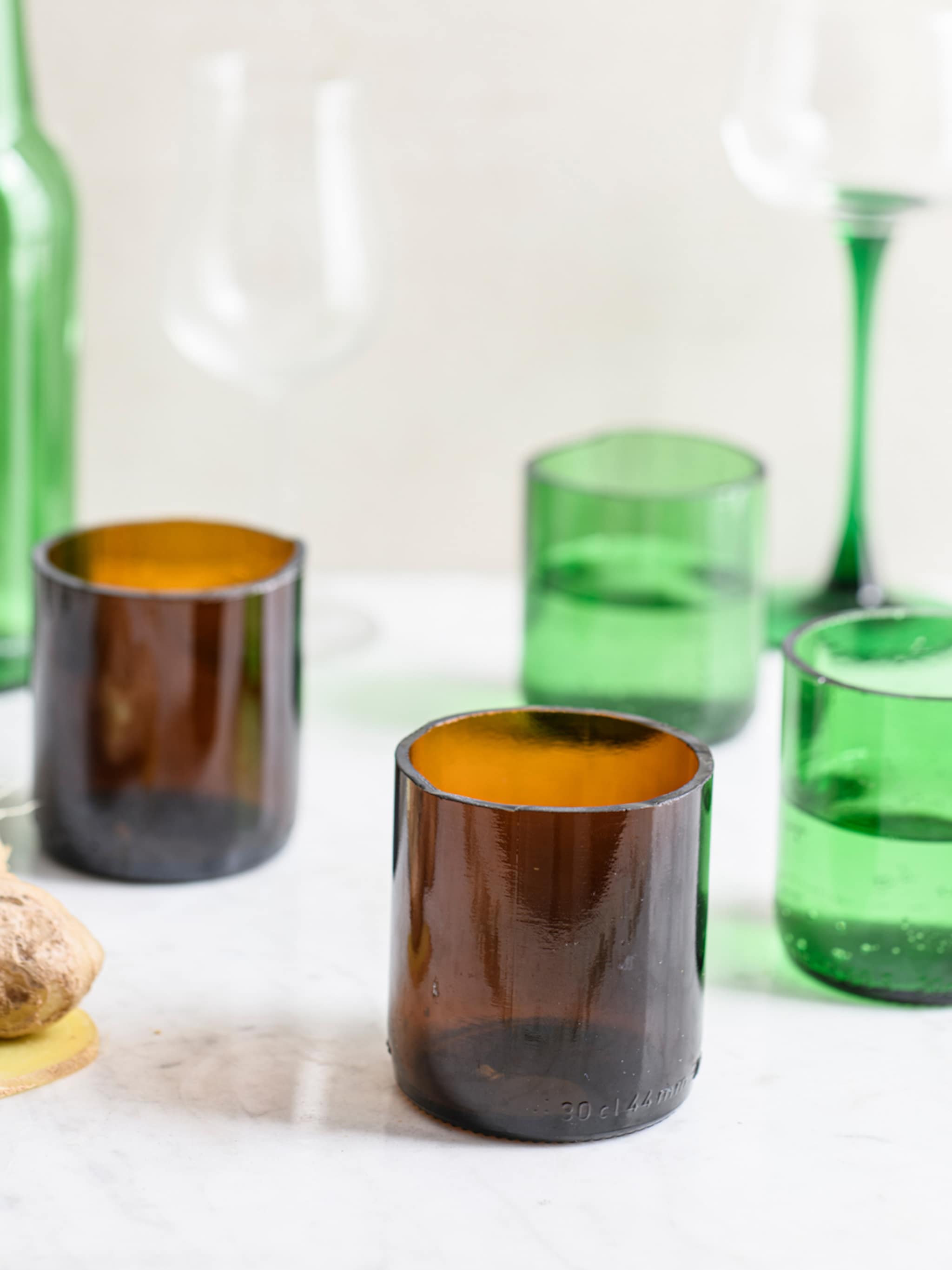 do it yourself waterglazen maken van lege bierflessen