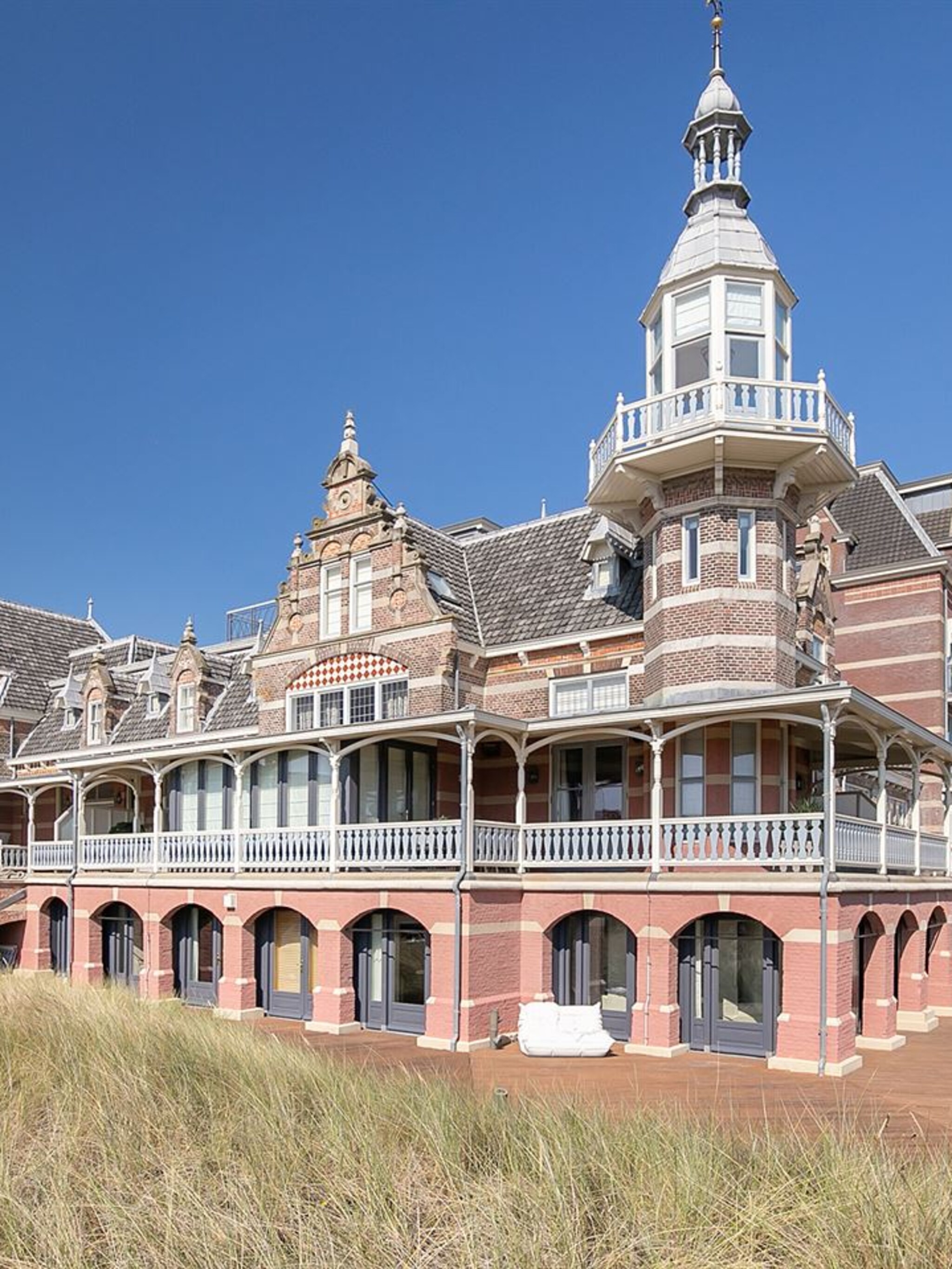 funda parel dit luxe kasteel appartement in zeeland staat te koop