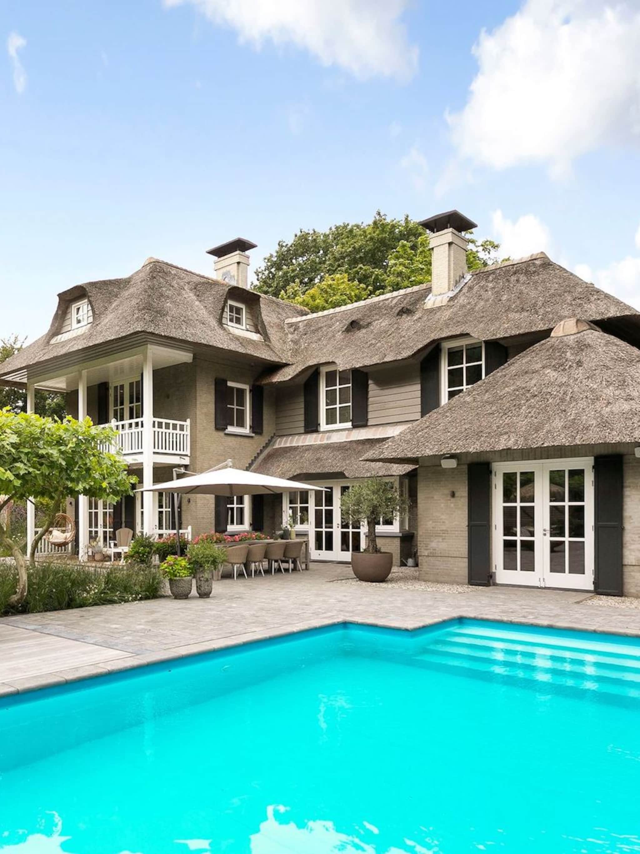 ibiza in nederland deze high end villa te rosmalen heeft alles