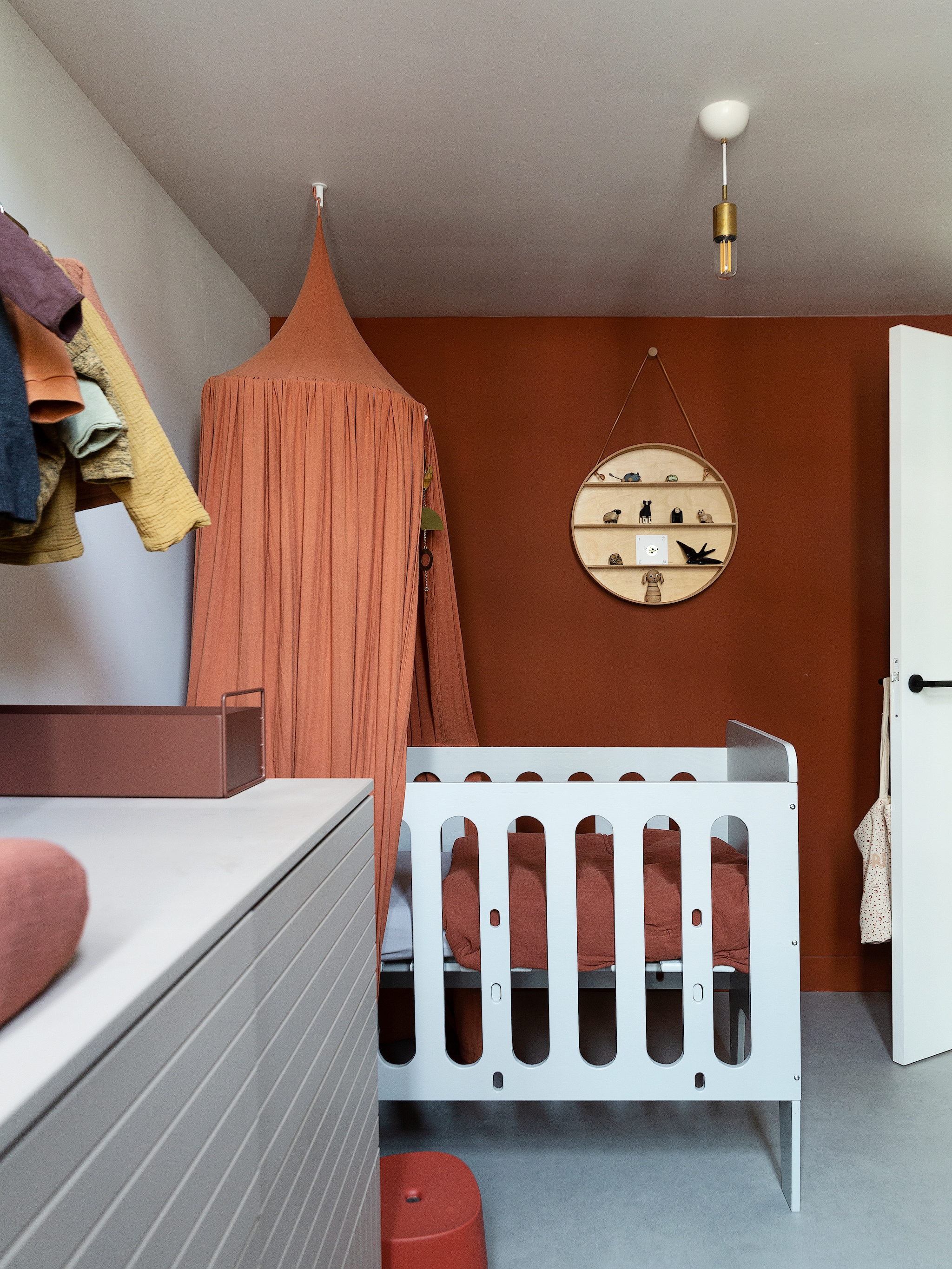 woonidee van keukenkastjes een unieke commode maken