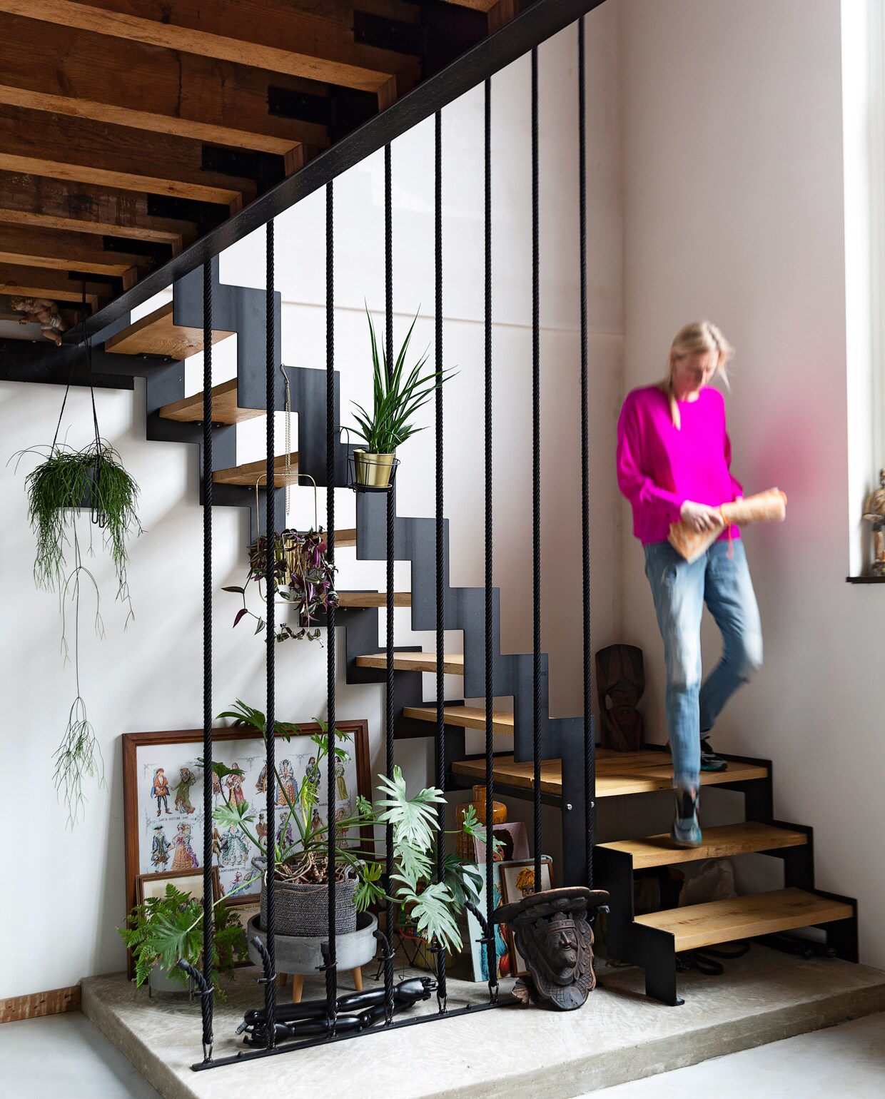 Trap van staal en eikenhout ontworpen door Martina, uitgevoerd door TNW Interieur.