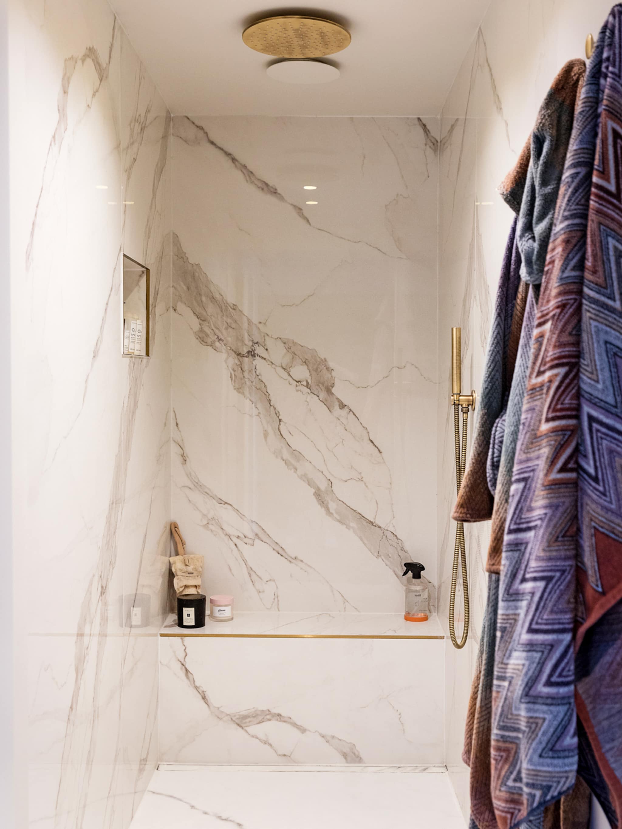 kleine en smalle badkamer inrichten dit is de perfecte indeling