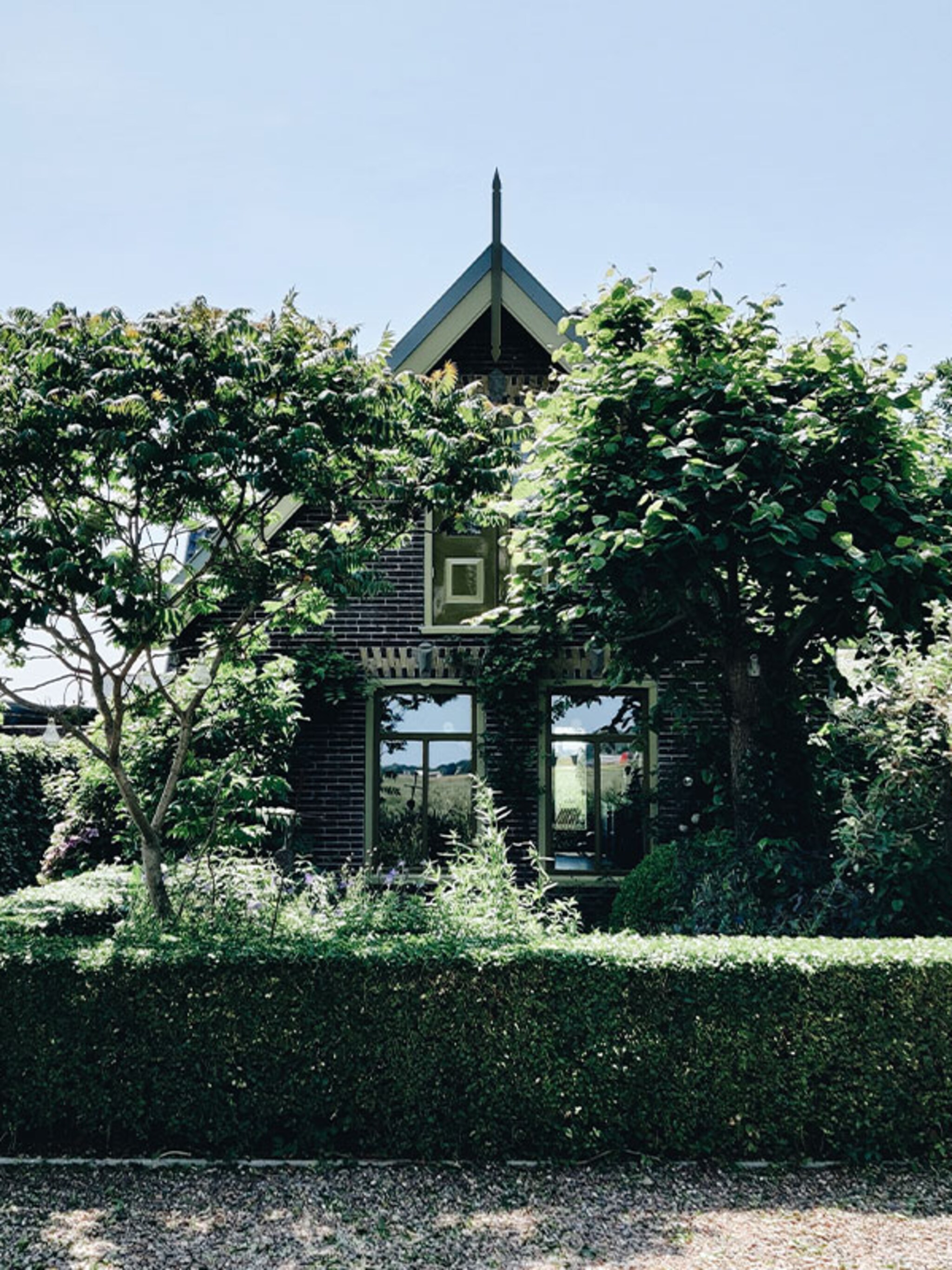 vivian en mark maken de tuin zomerklaar en verder heerlijk genieten natuurlijk