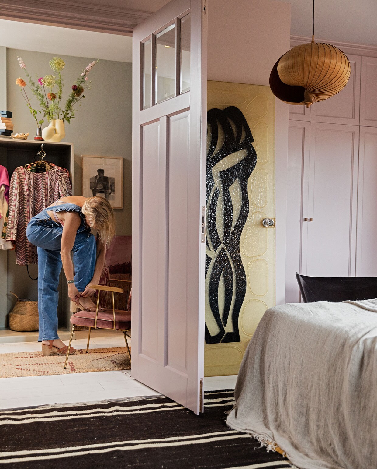 Kleed HKliving. Vaas Hay. Inloopkast op maat gemaakt. Overig onbekend.