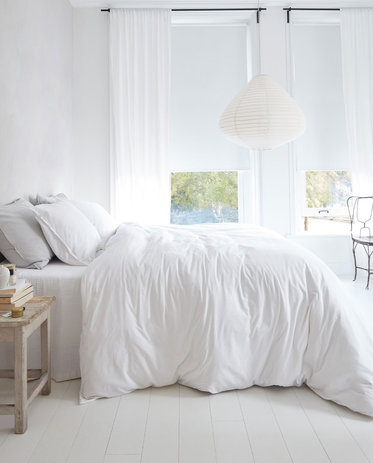 Dekbedovertrek Comfy, 100% katoenjersey, kleur White, 140×200/220 cm € 79,95, 200×200/220 cm € 149,95, 240×200/220 cm € 159,95. Overig privébezit.