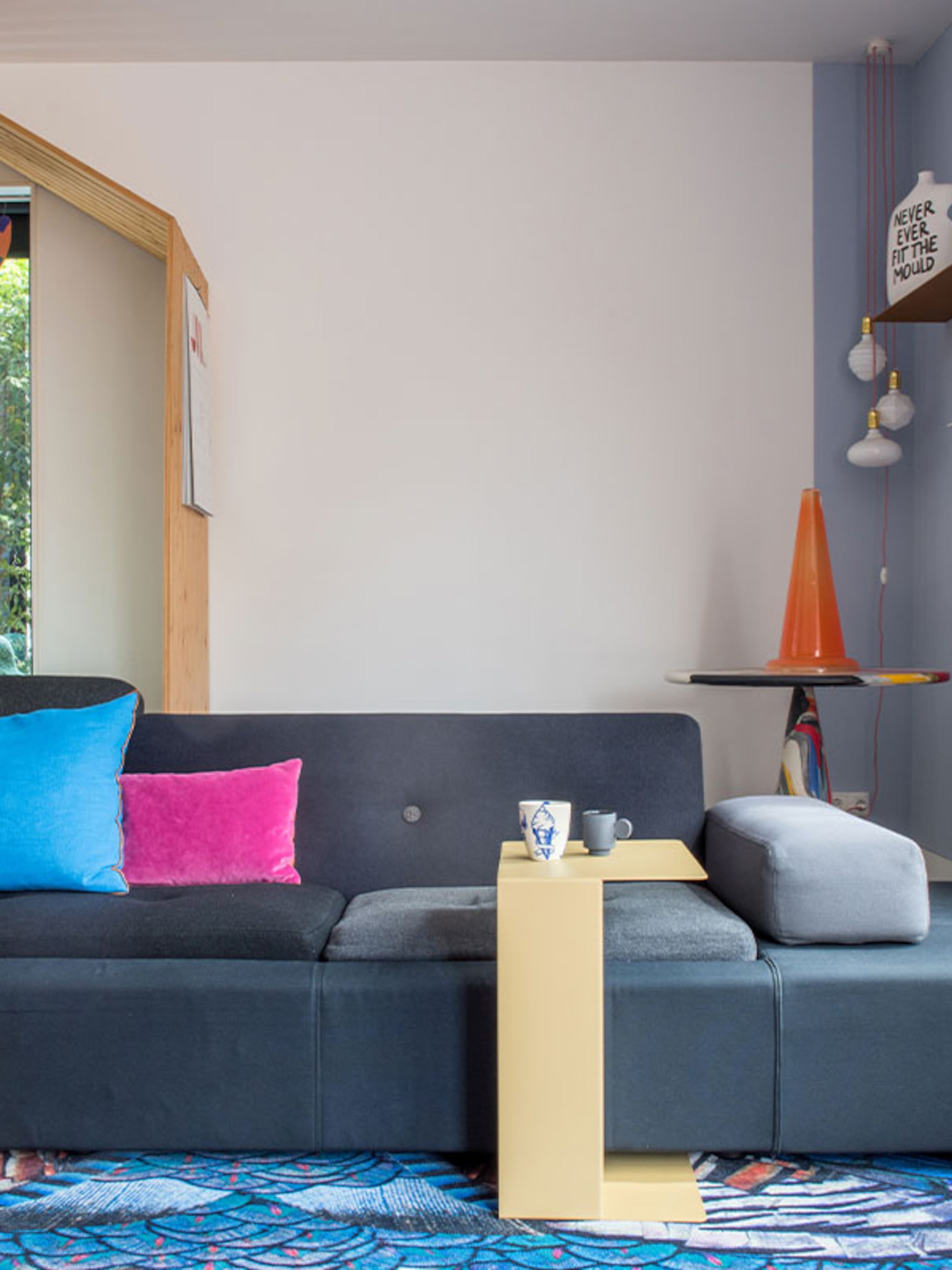 binnenkijken in een zelf ontworpen huis vol dutch design in hooglanderveen