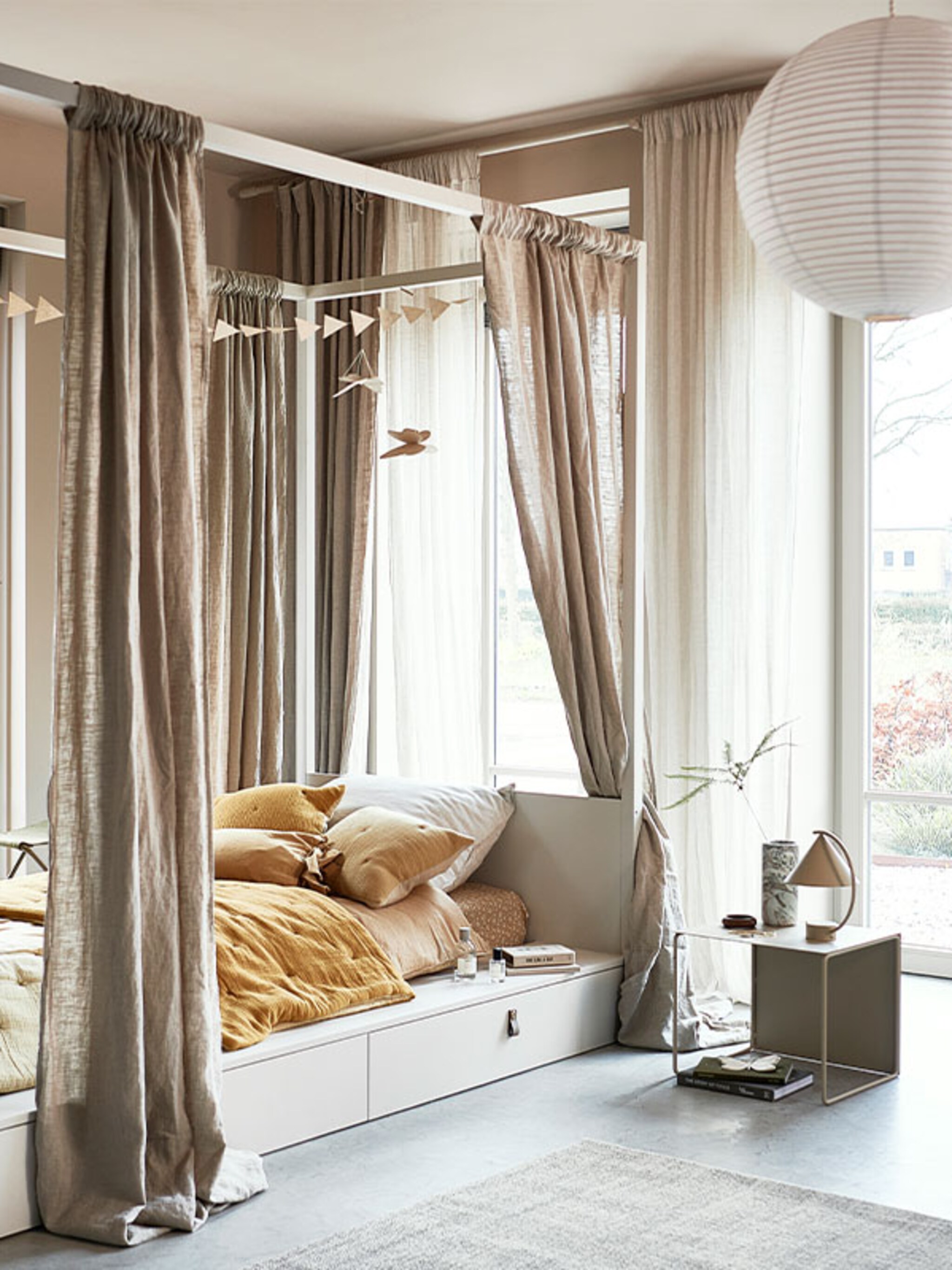 diy houten hemelbed met opbergruimte
