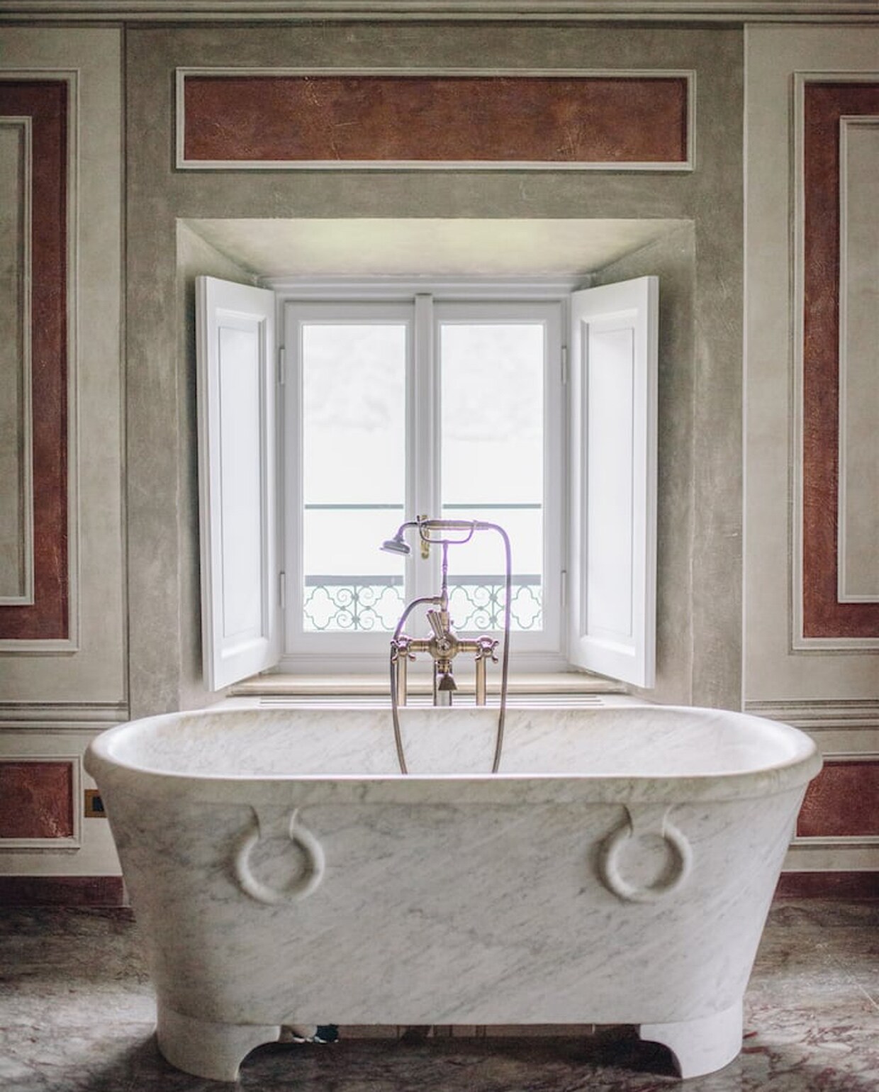 Badkuip Villa Balbiano House of Gucci