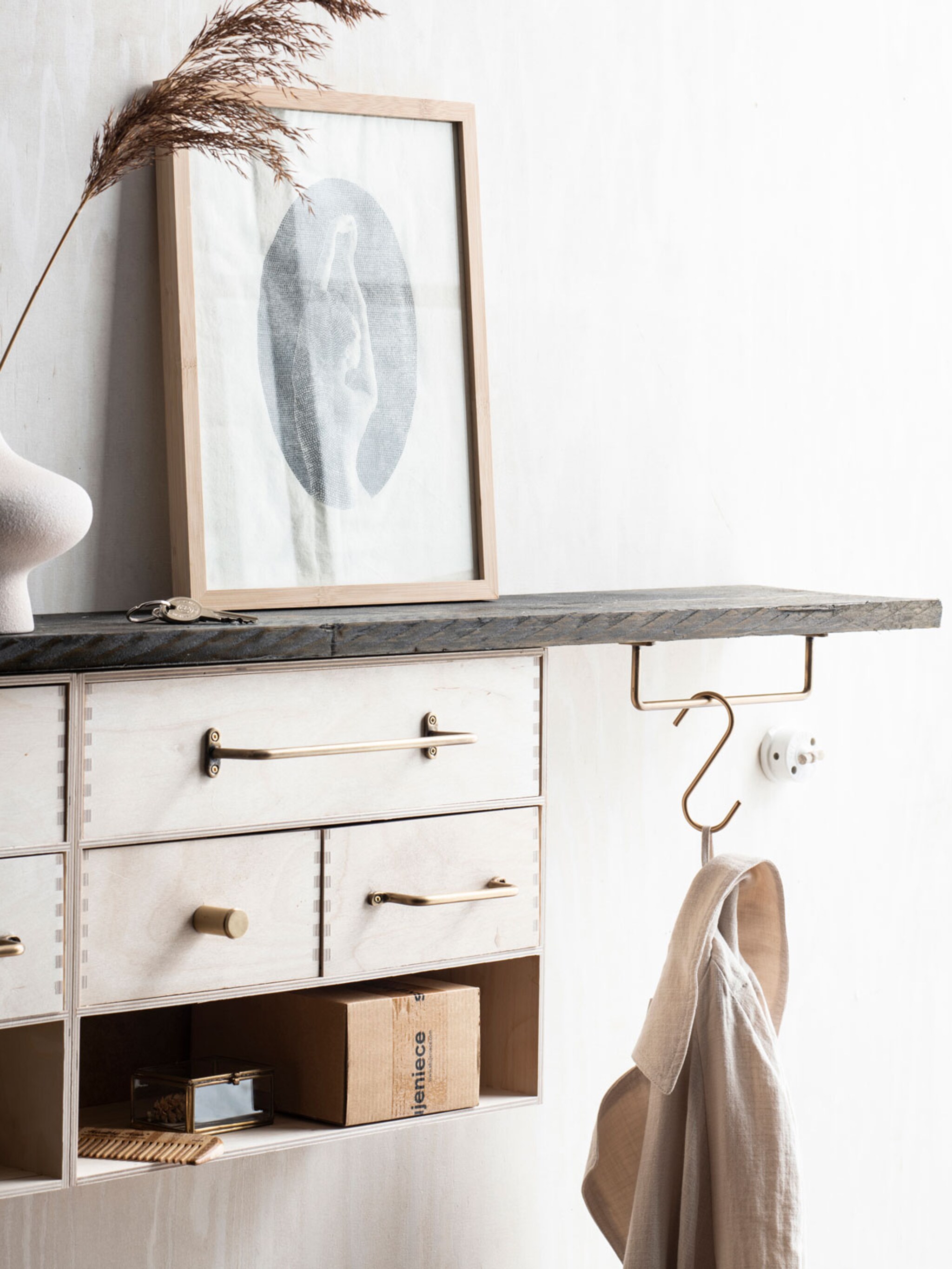 do it yourself wandkast met lades die iedere hal een opkikker geeft