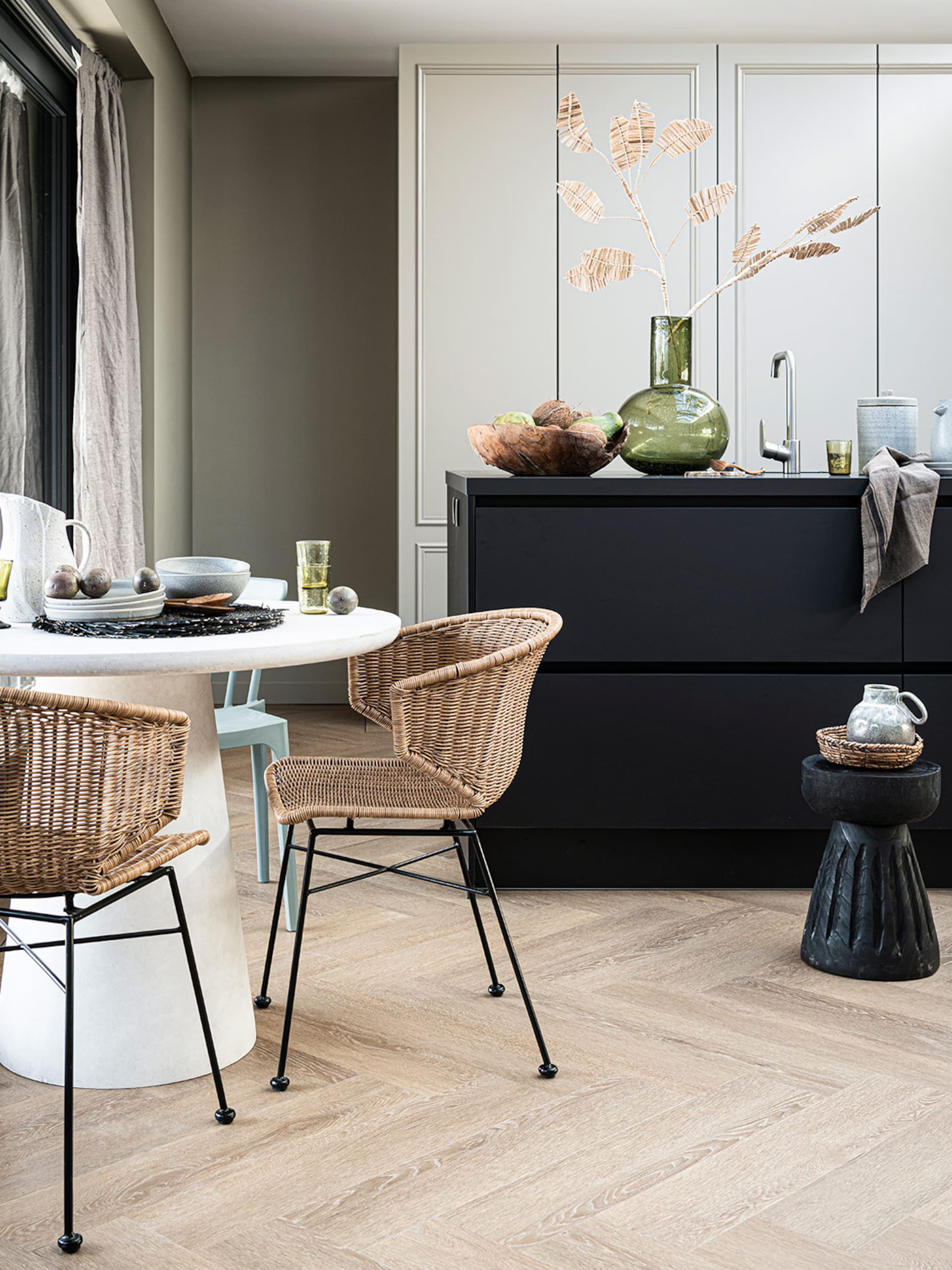 zo trek je dezelfde stijl in de eetkamer en keuken door