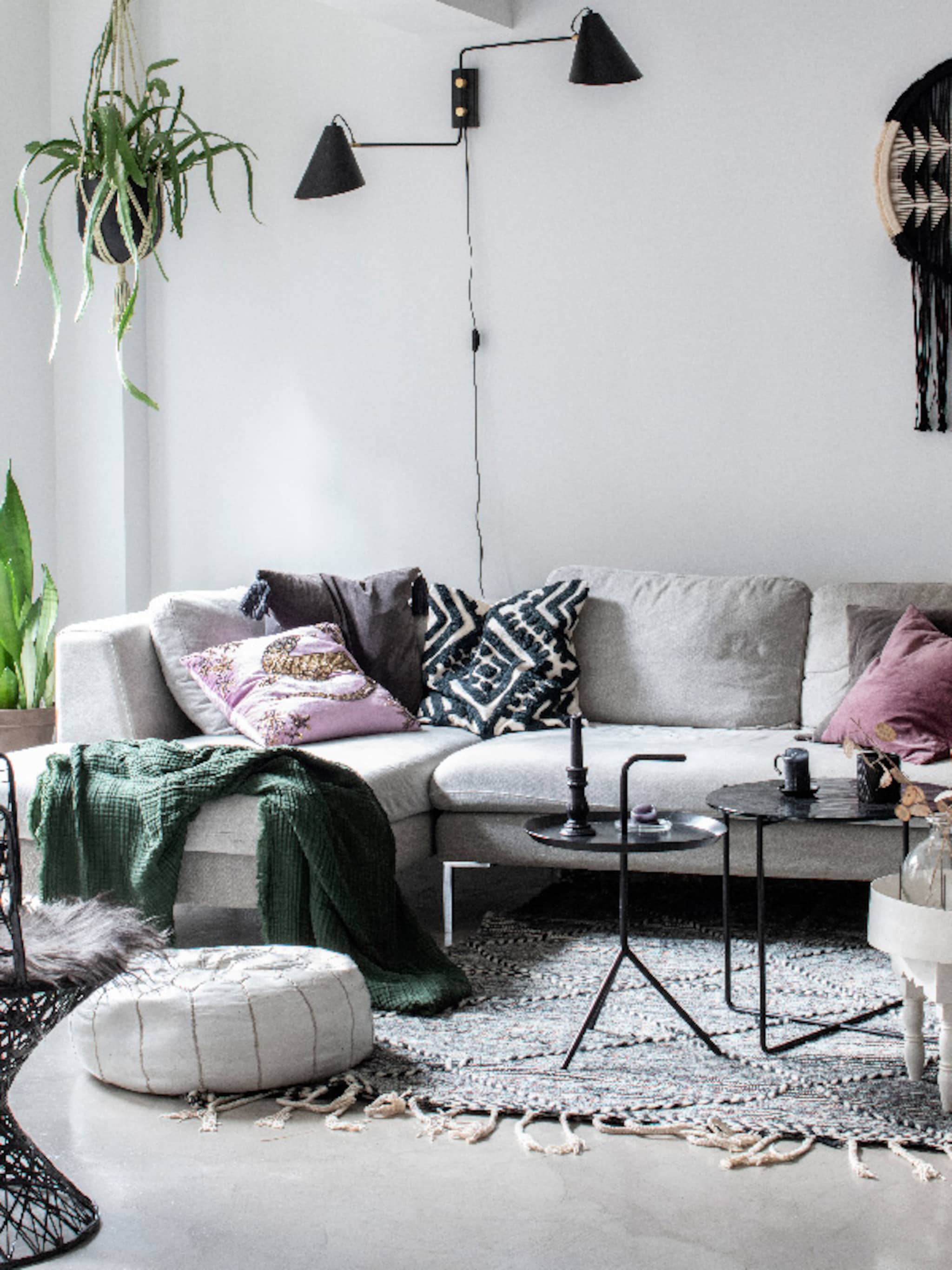 binnenkijken in een minimalistisch appartement in amsterdam