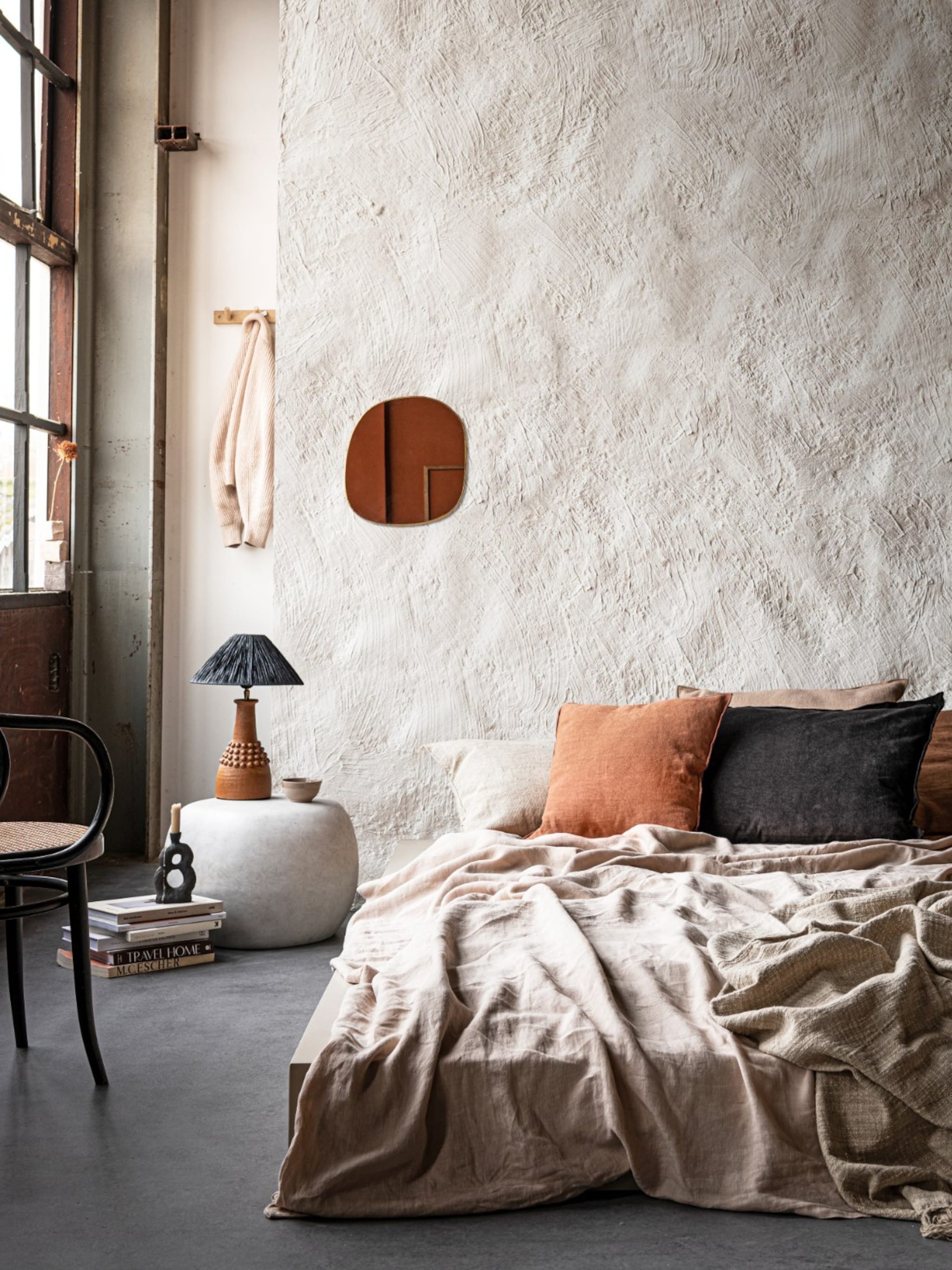 dag strak hallo muur met structuur