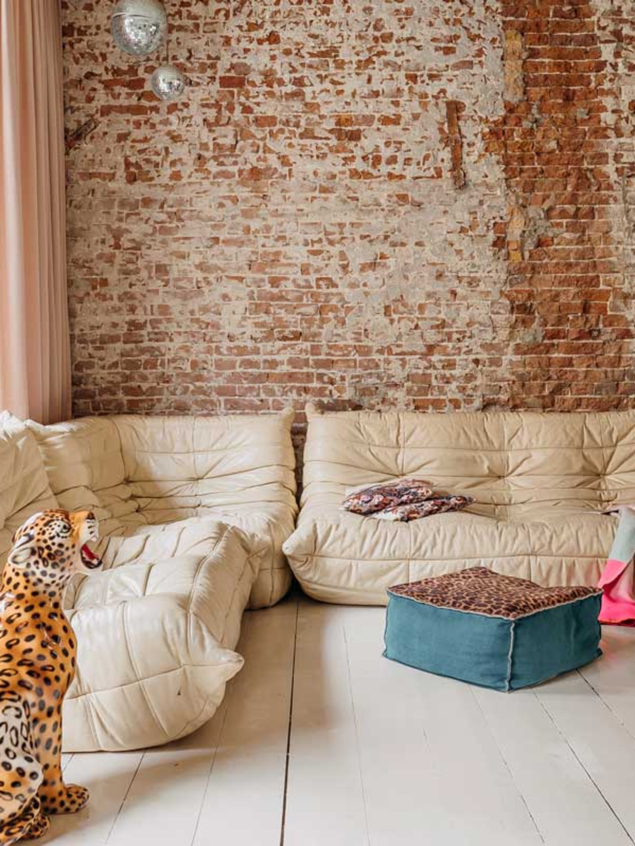 binnenkijken in een bont familiehuis in amsterdam