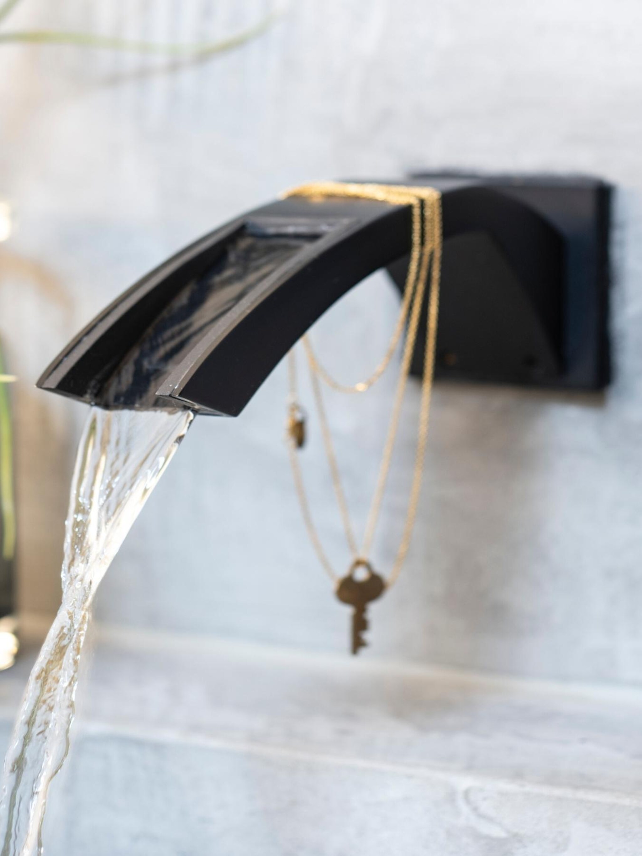 binnenkijken in een luxe badkamer in almere