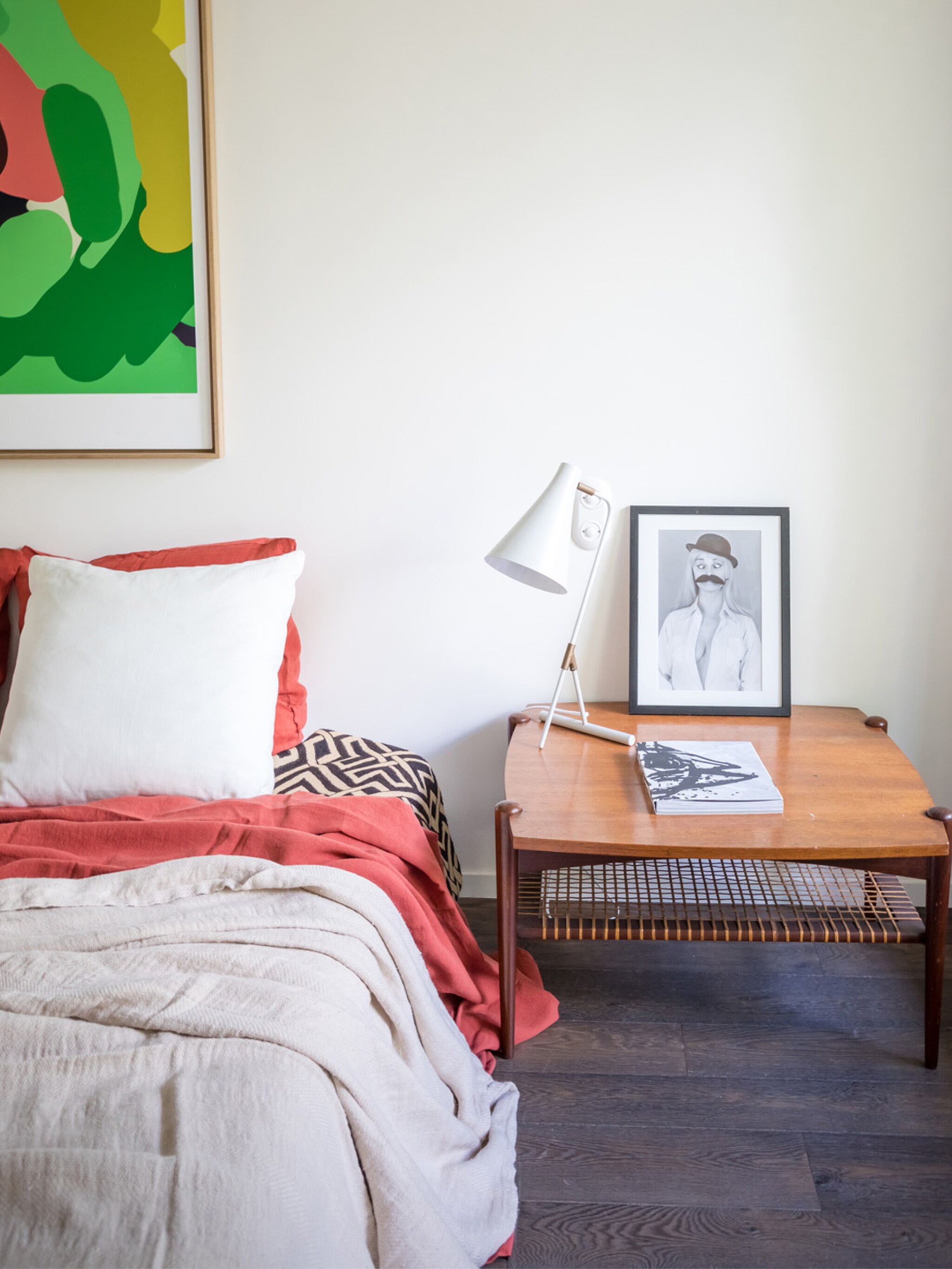 binnenkijken in een seventies slaapkamer in frankrijk
