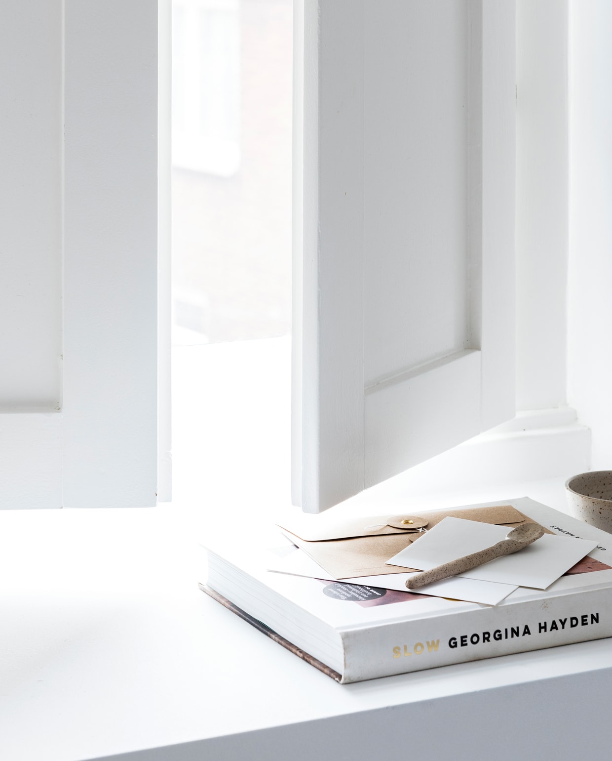 Beker aardewerk (zarahome.com). Overig privébezit.