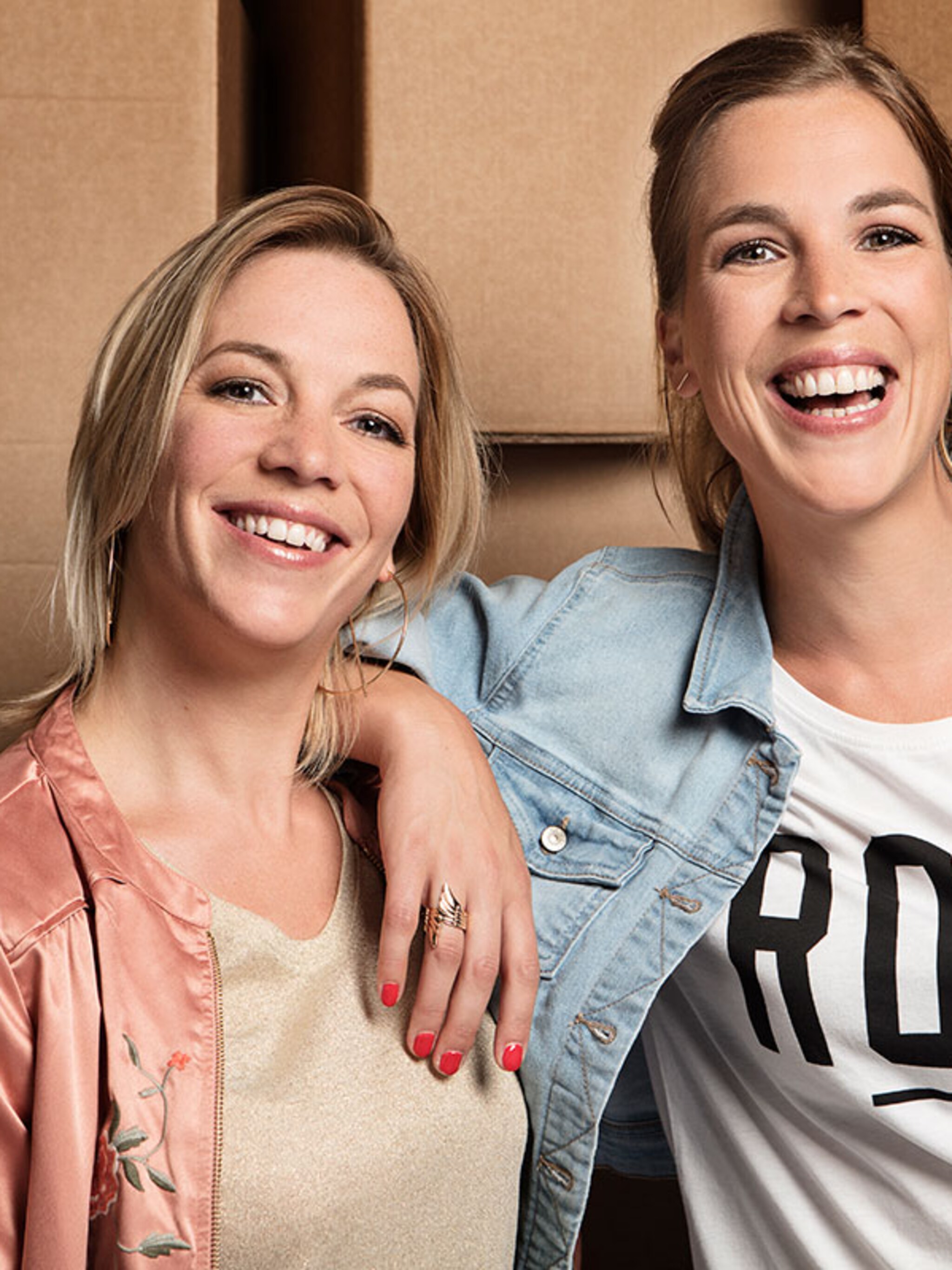 ontmoet vtwonen stylisten guillemine en ozanne op de meubelen verberckmoes klantendagen