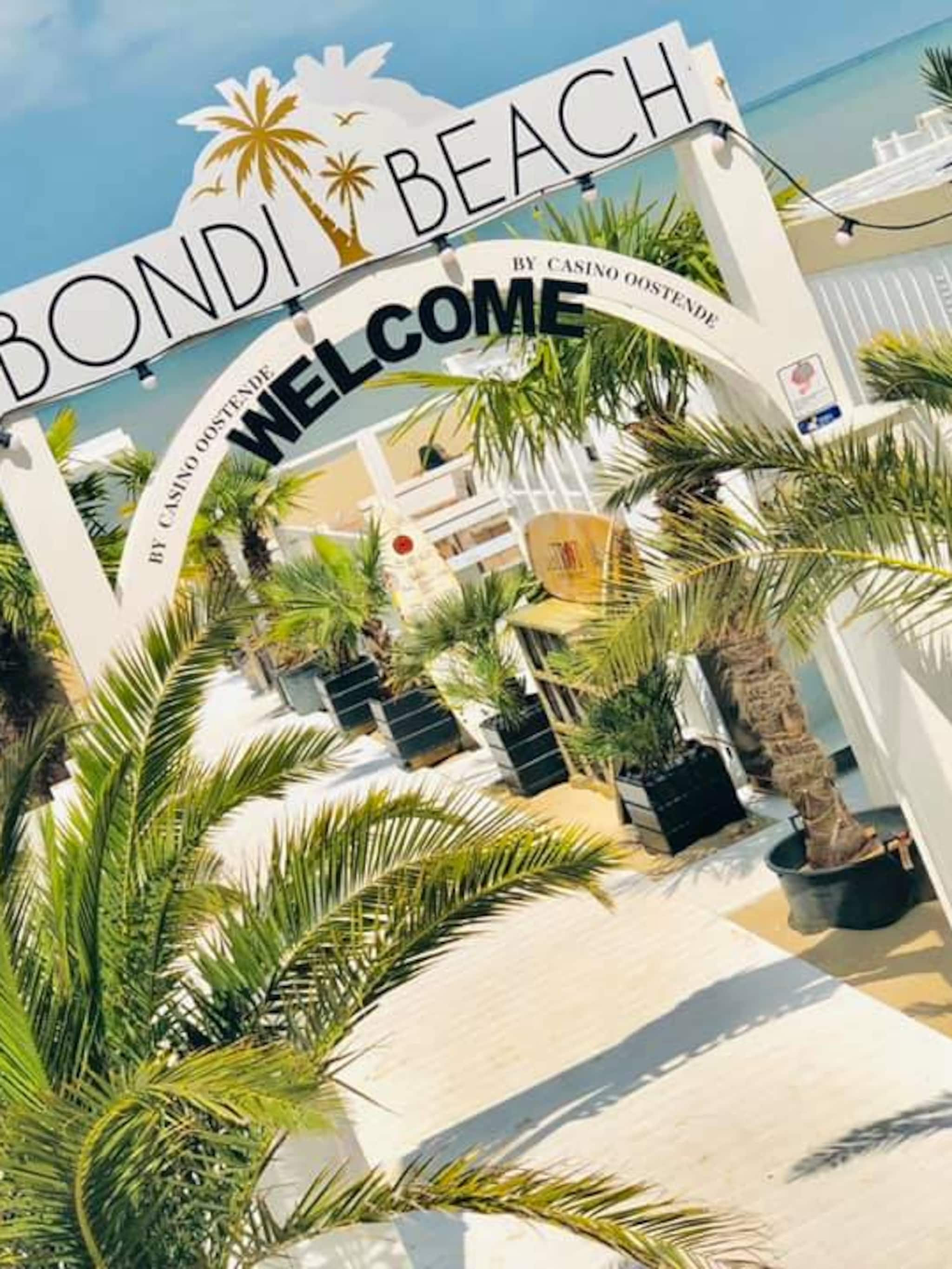 zomeren bij bondi beach in oostende