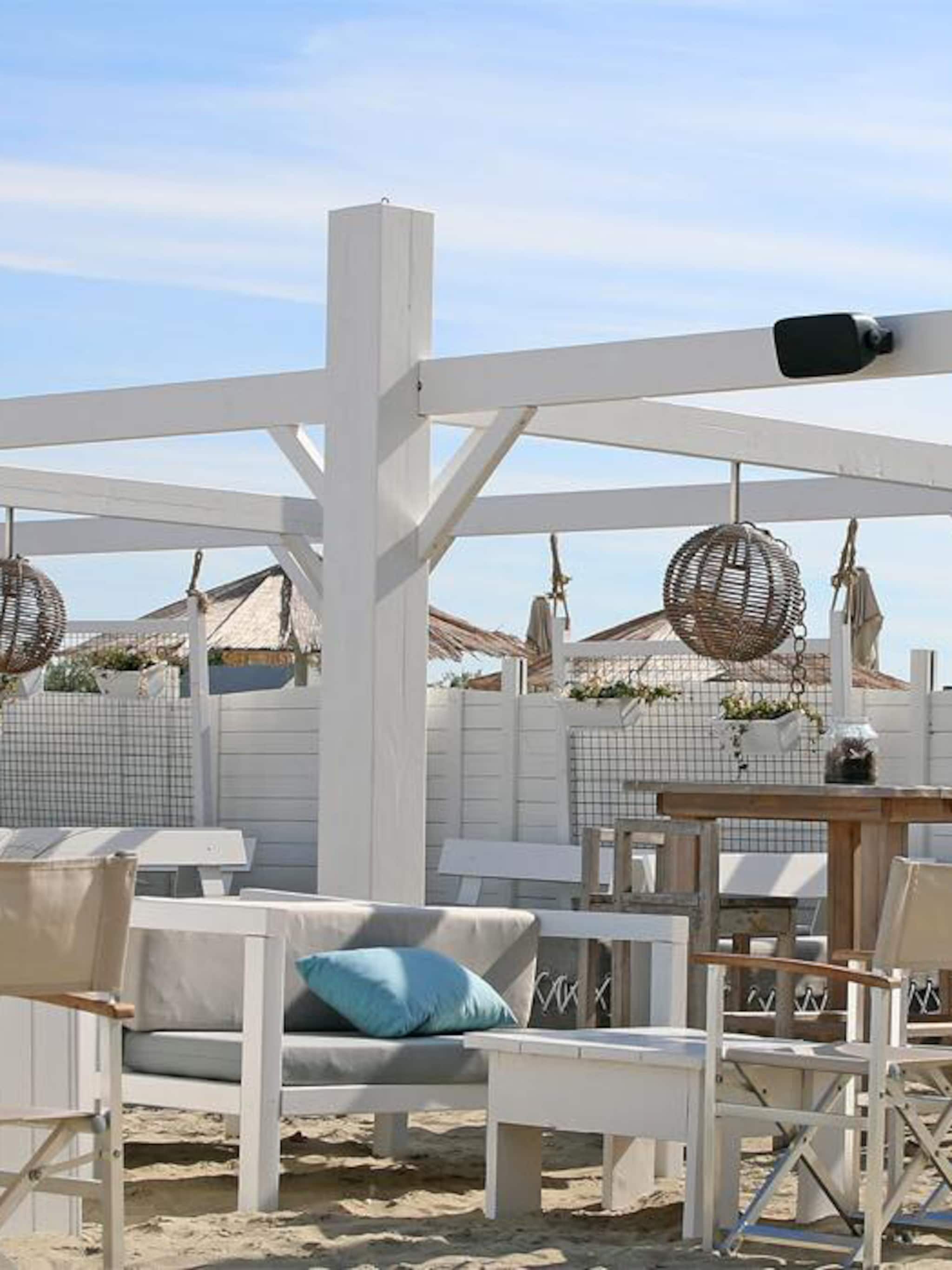 ibiza vibes bij coconut beach in knokke heist
