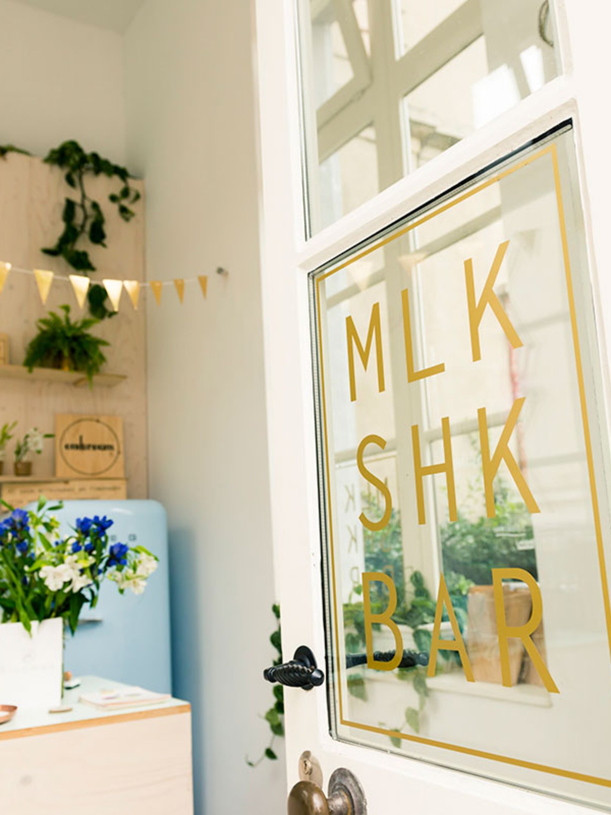 verse milkshakes slurpen bij mlkshk bar in mechelen