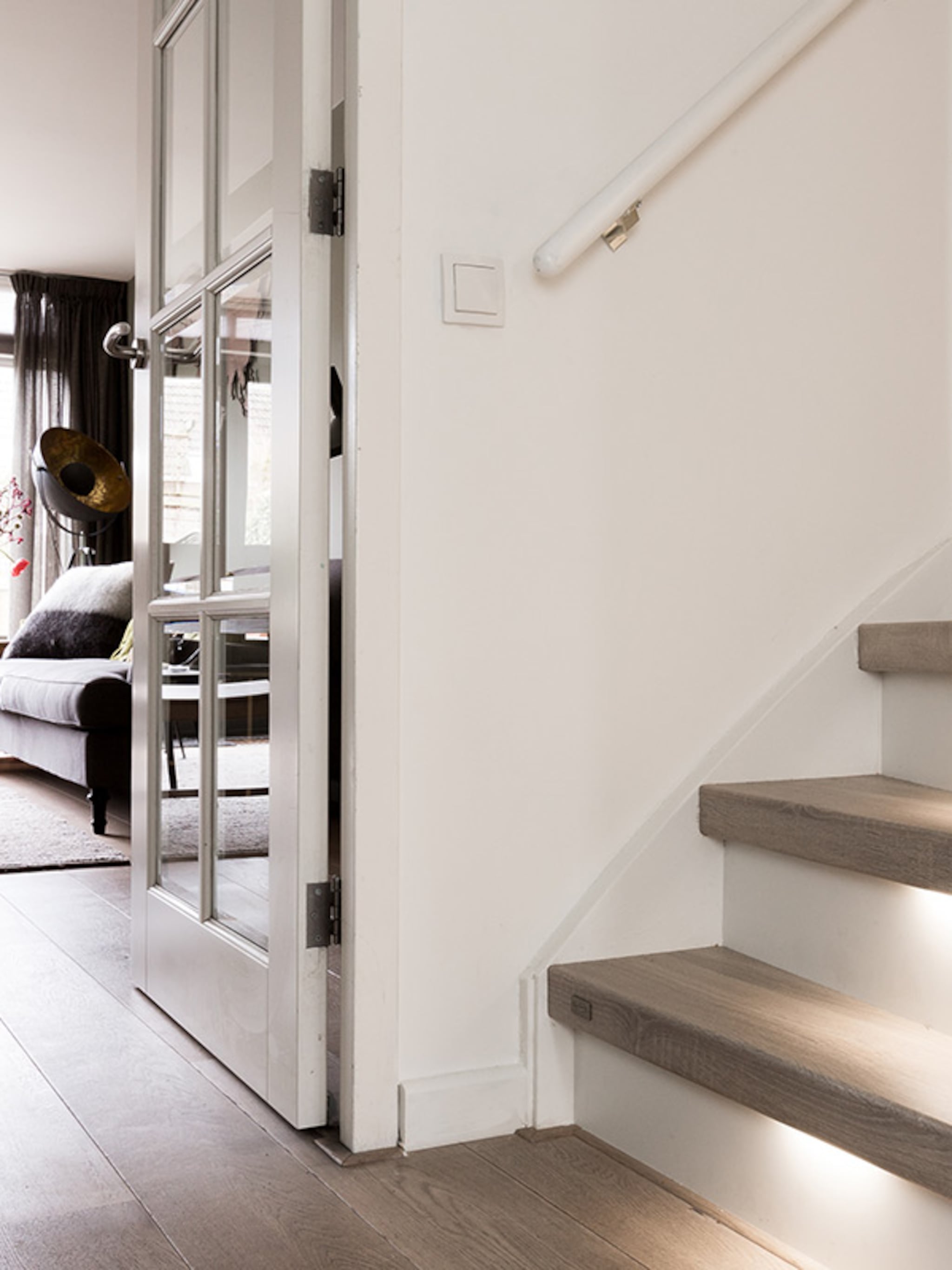 win gratis led verlichting bij een upstairs traprenovatie
