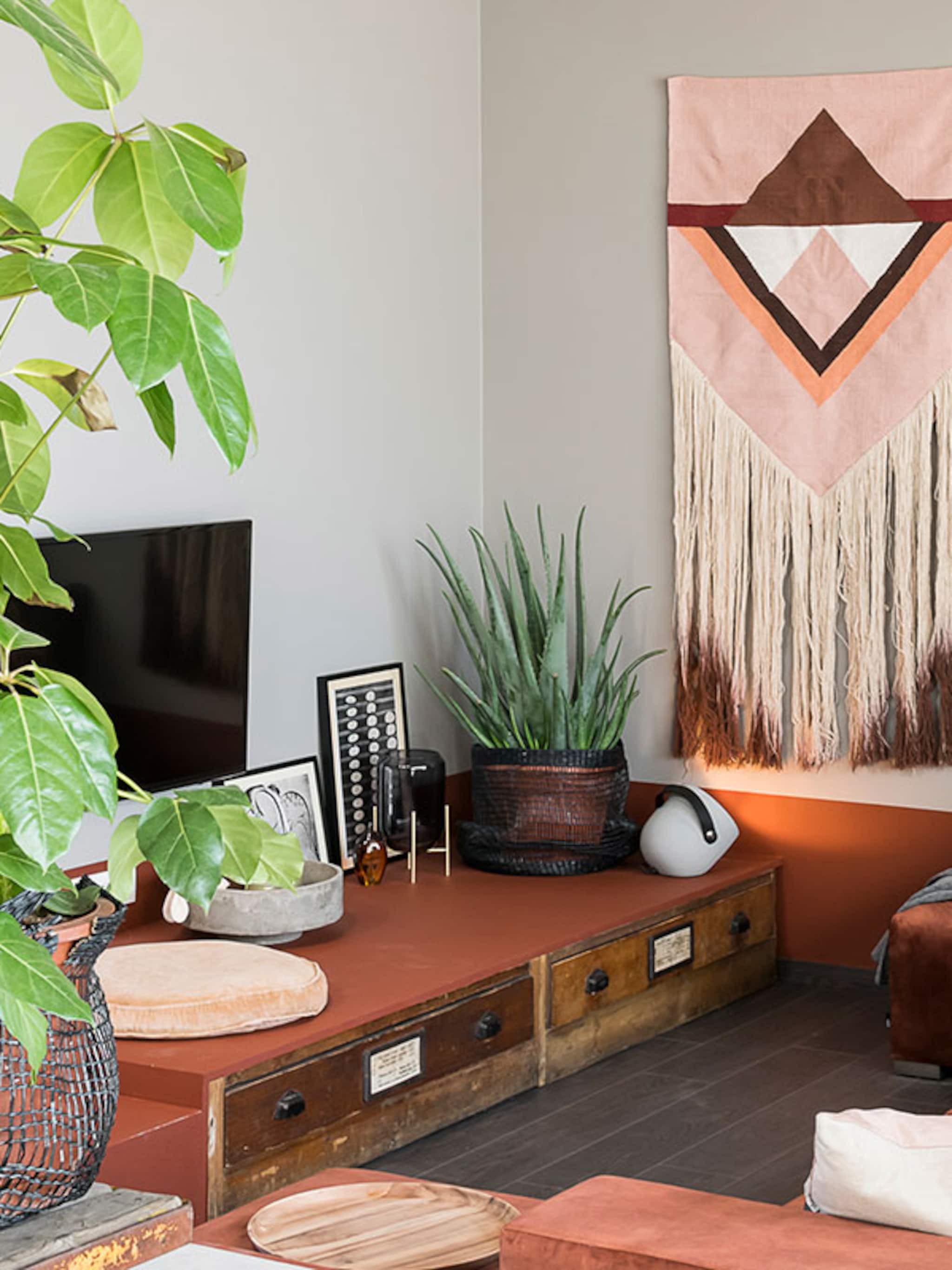 pick of the week wandkleed van hkliving