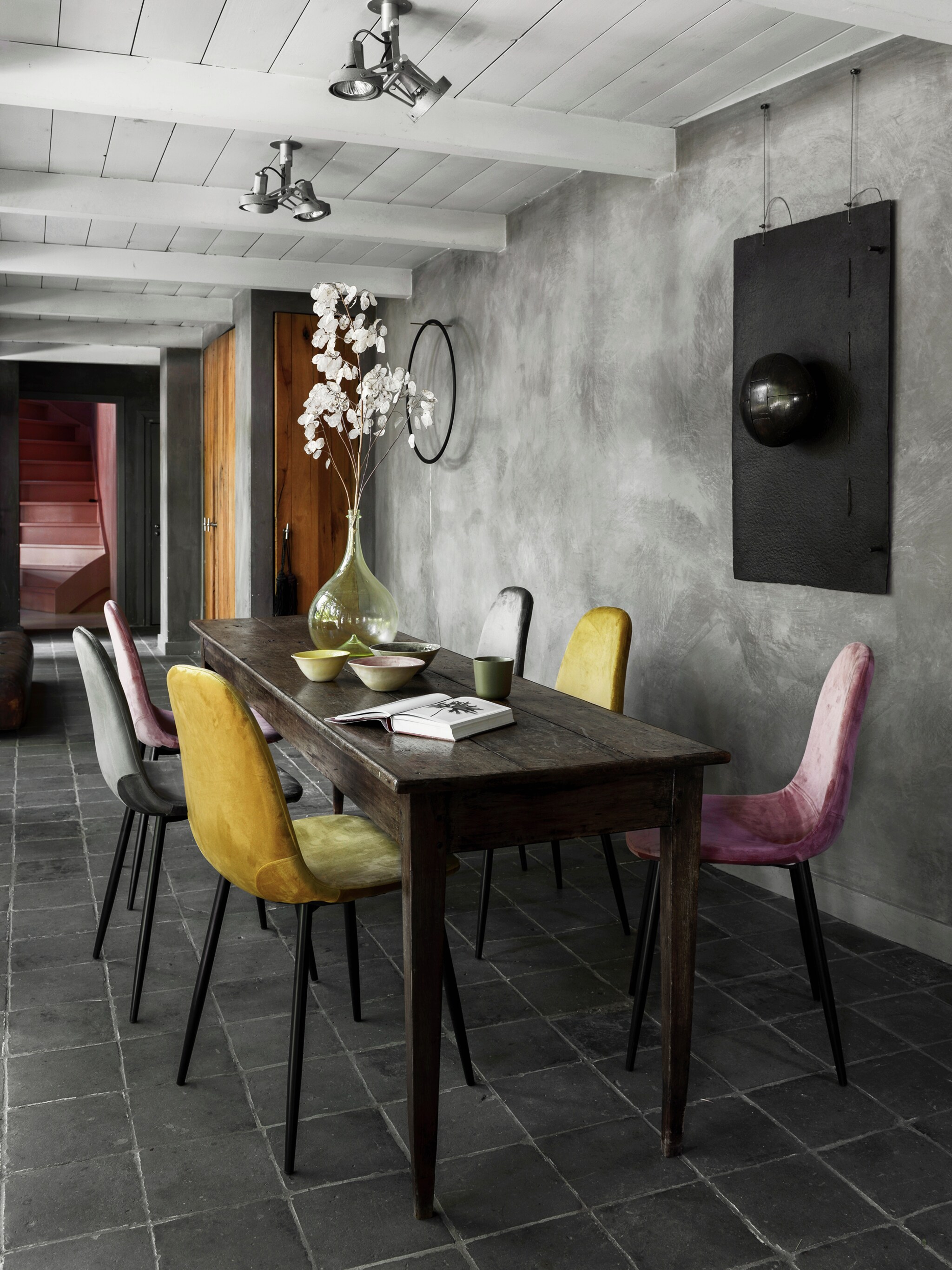 pick of the week velours stoelen van vtwonen