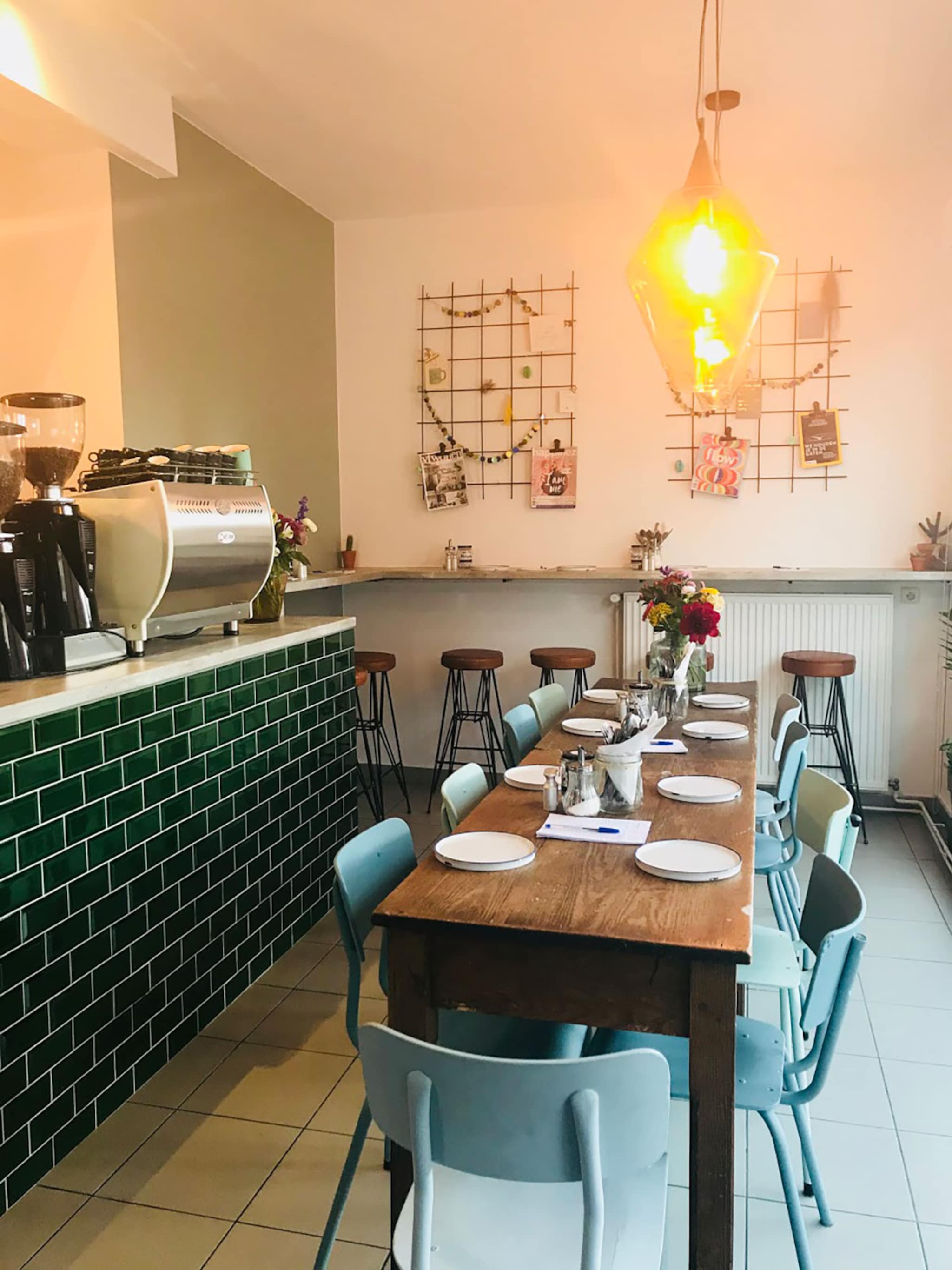 lust in zele een gezellige plek voor koffie ontbijt en lunch