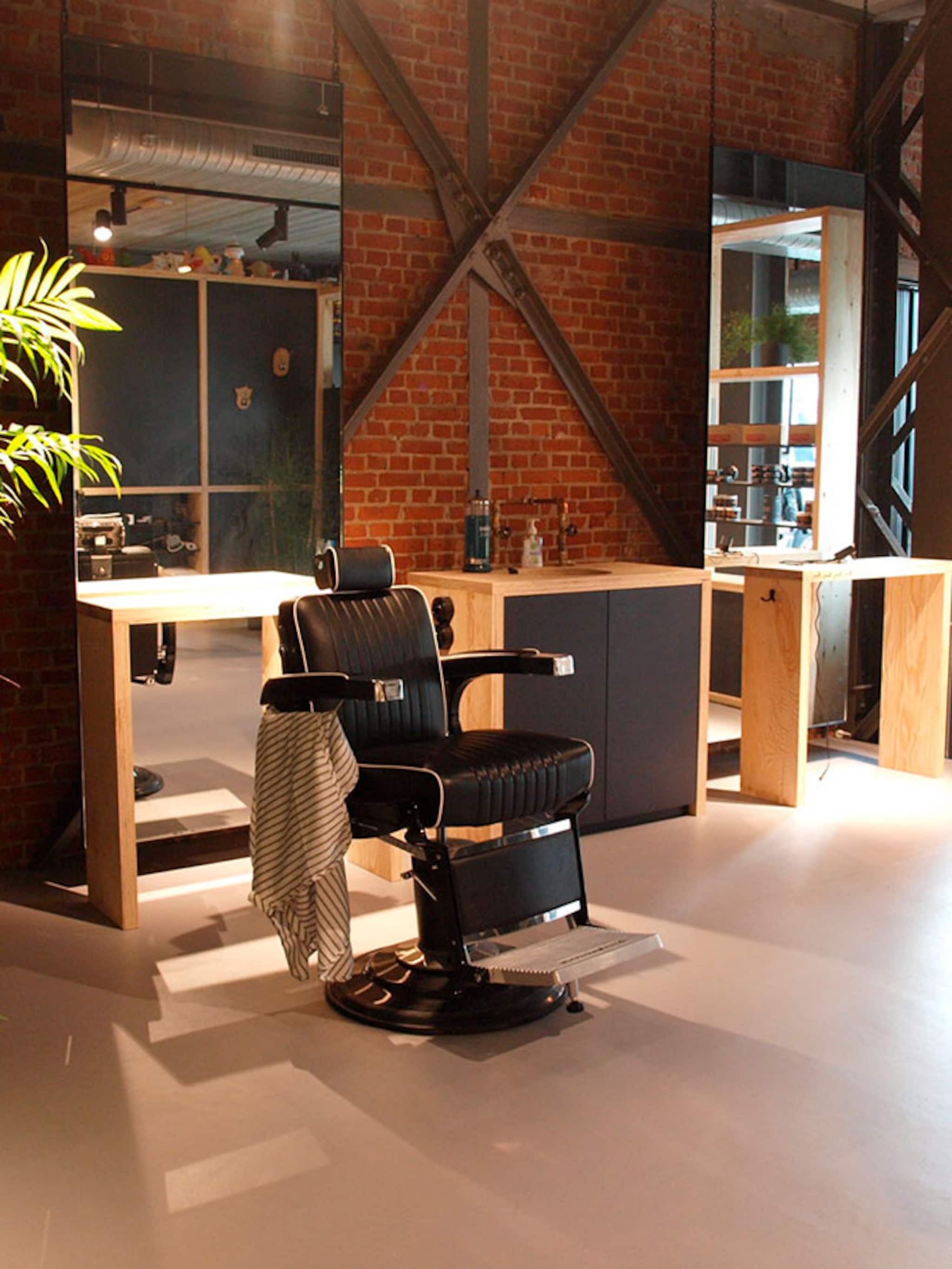 hippe barbershop op oude industriele site in gent