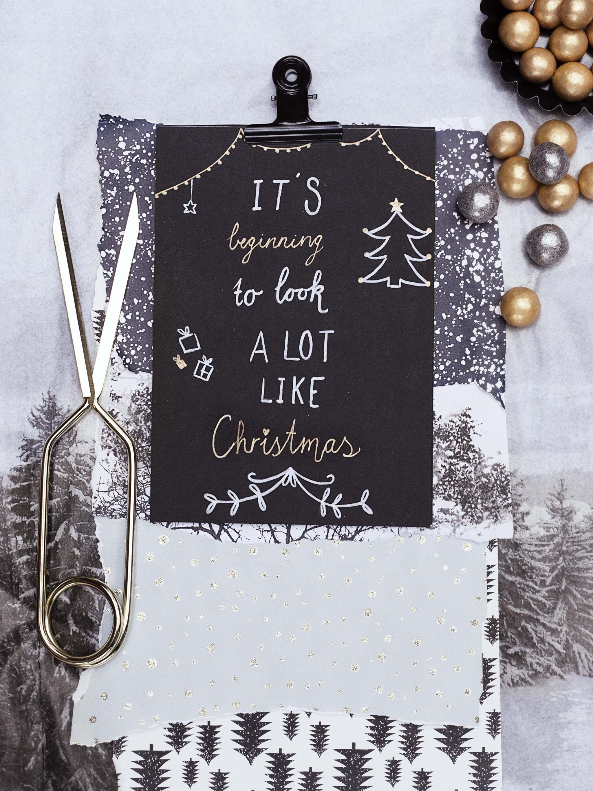 it s beginning to look a lot like christmas