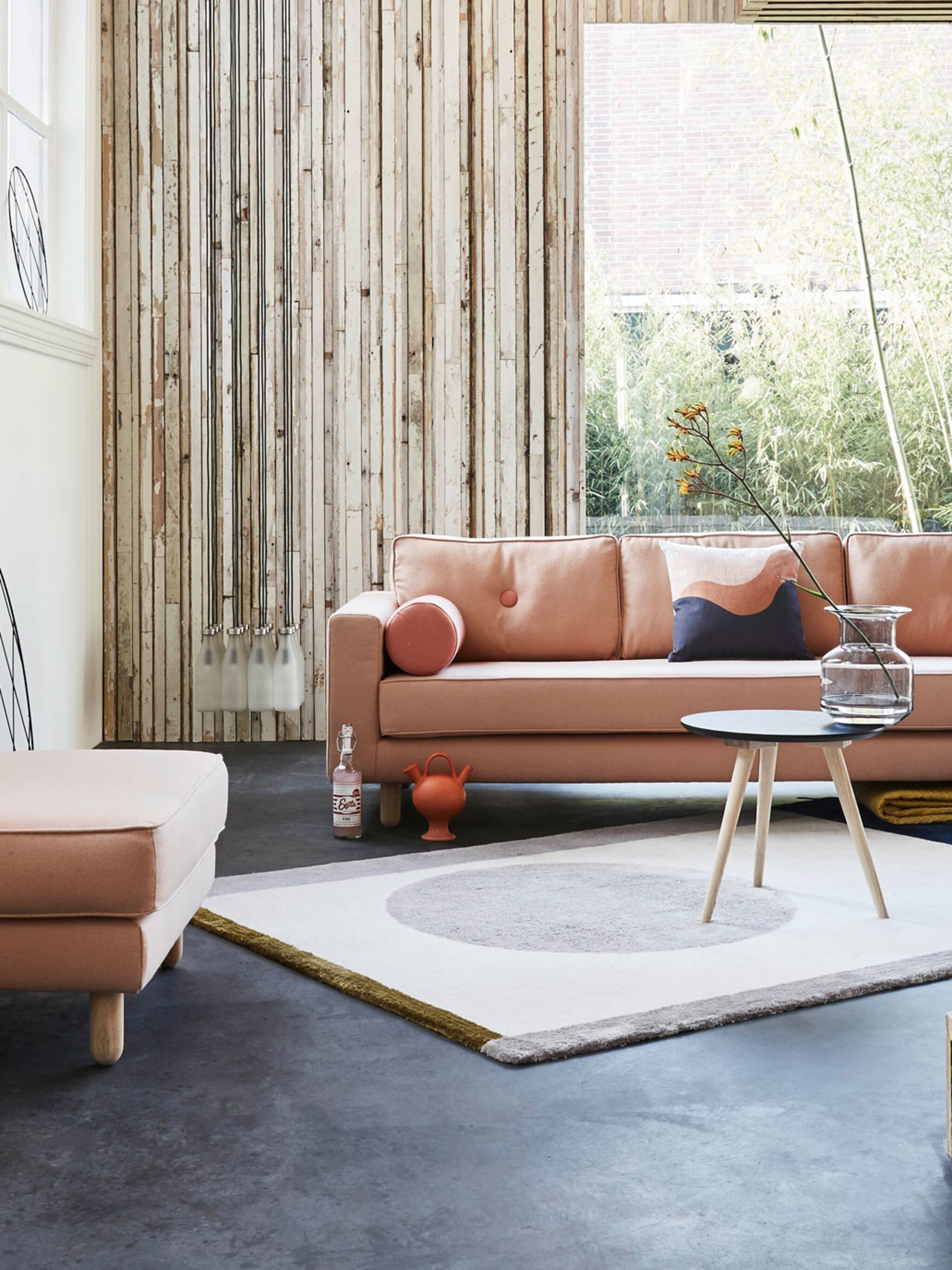 gedurfd roze meubels in huis