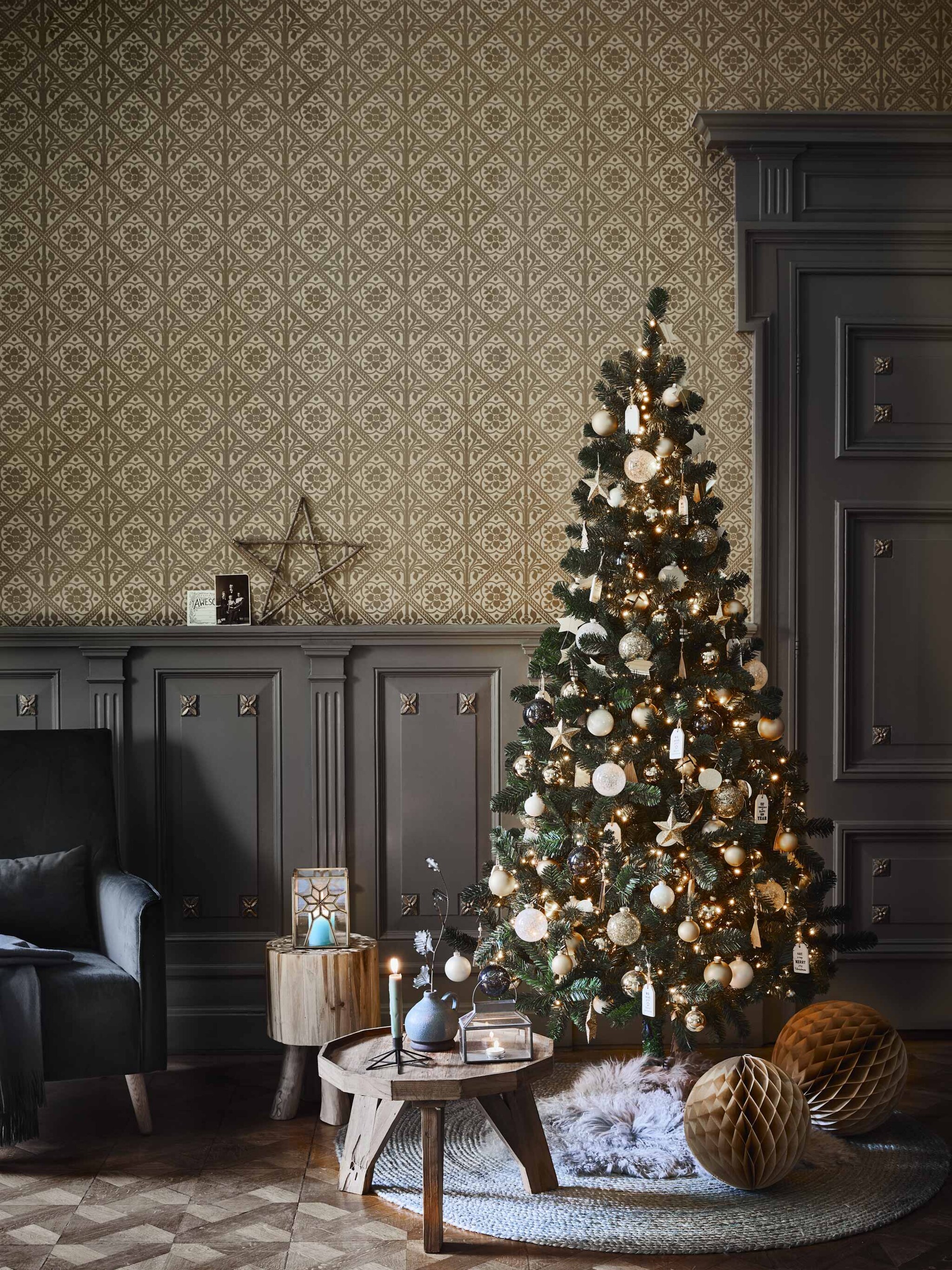 win een kant en klare kerstboom of kerstballenset