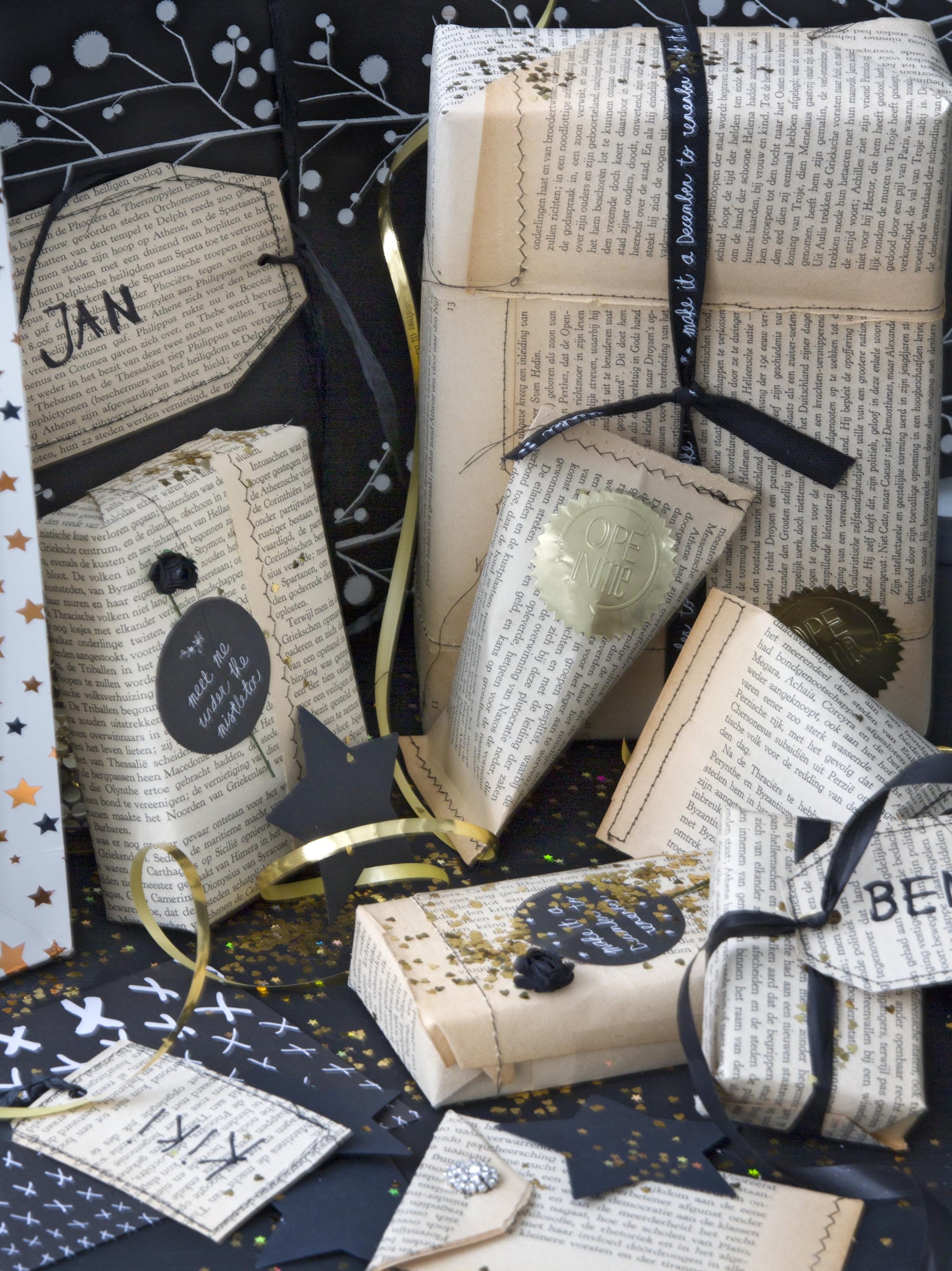 cadeaupapier geen feest zonder cadeautjes
