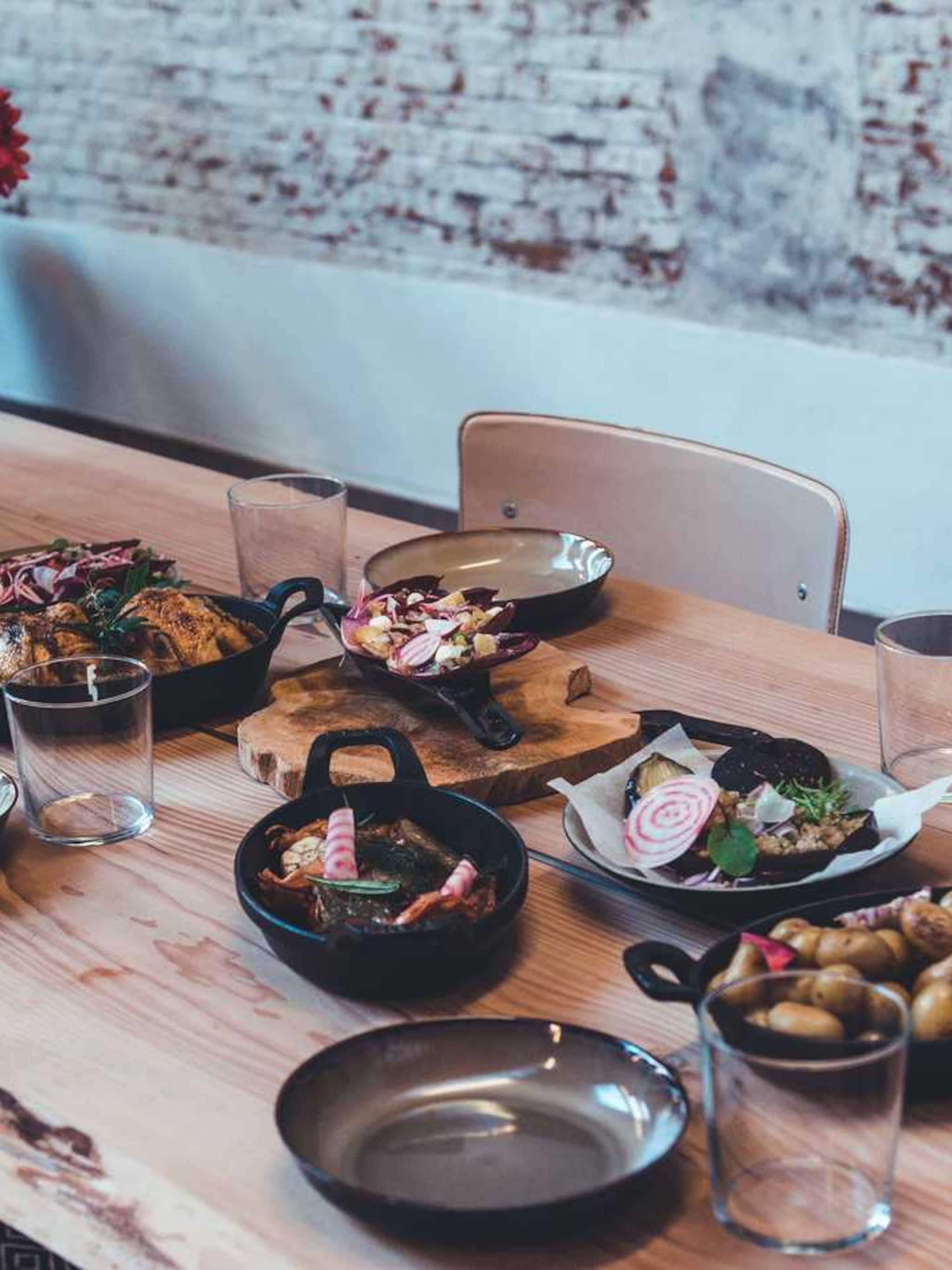 samen aan tafel bij pit in sint niklaas