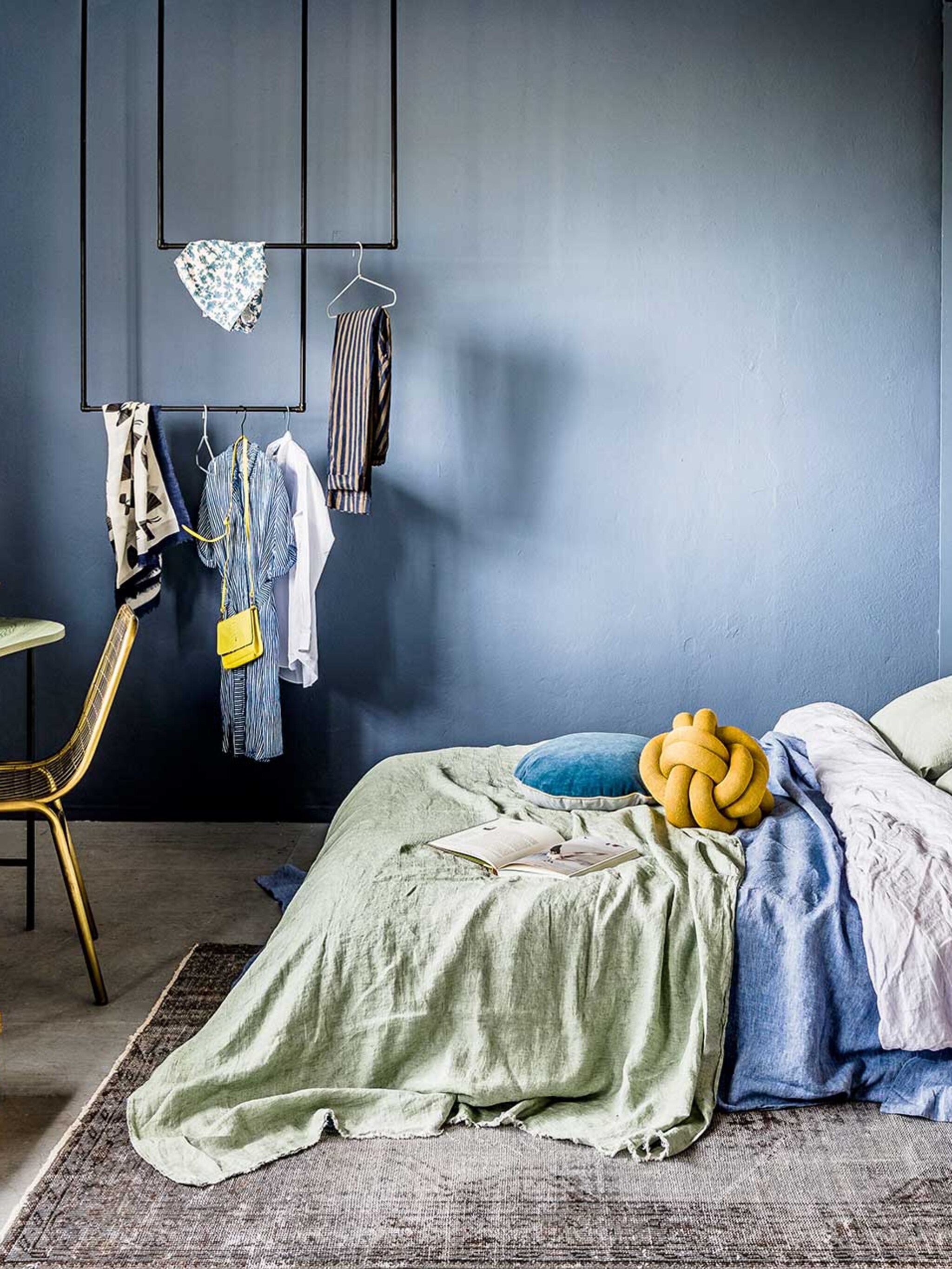 een blauw interieur maak van je huis een warm nest met denimblauw