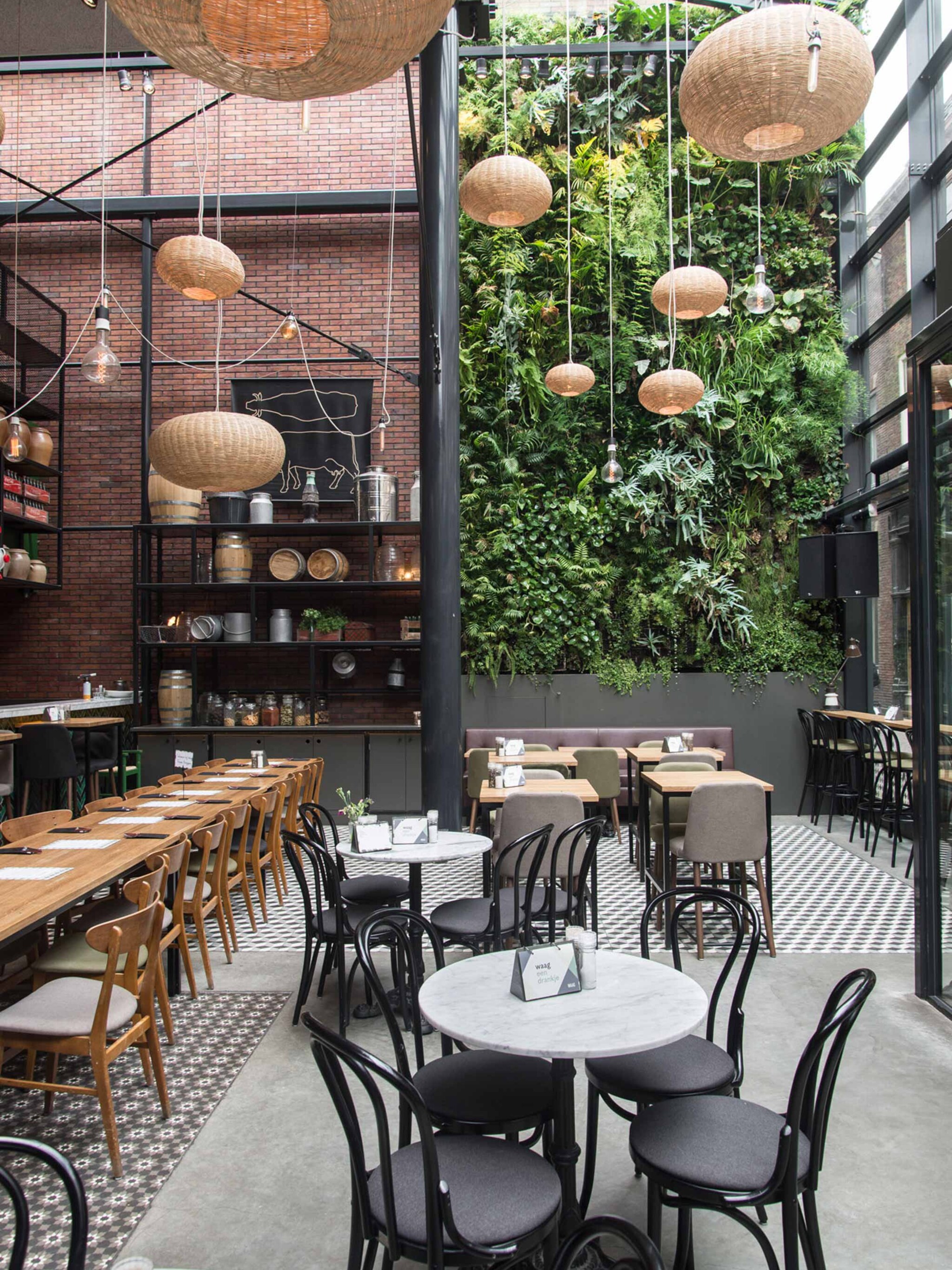 sfeervol eten bij restaurant waag in leiden