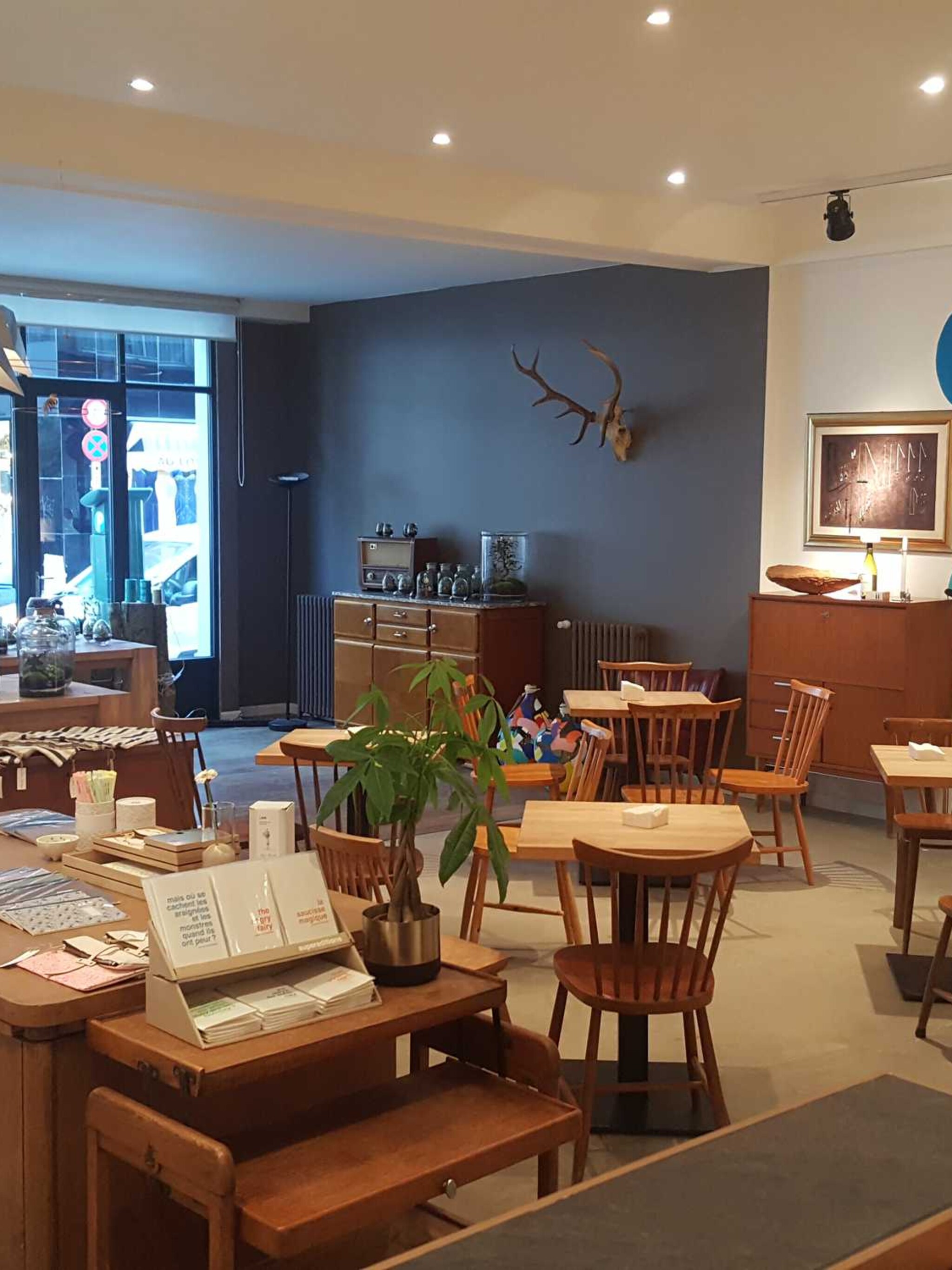 cafe en kunst bij urban therapy in brussel