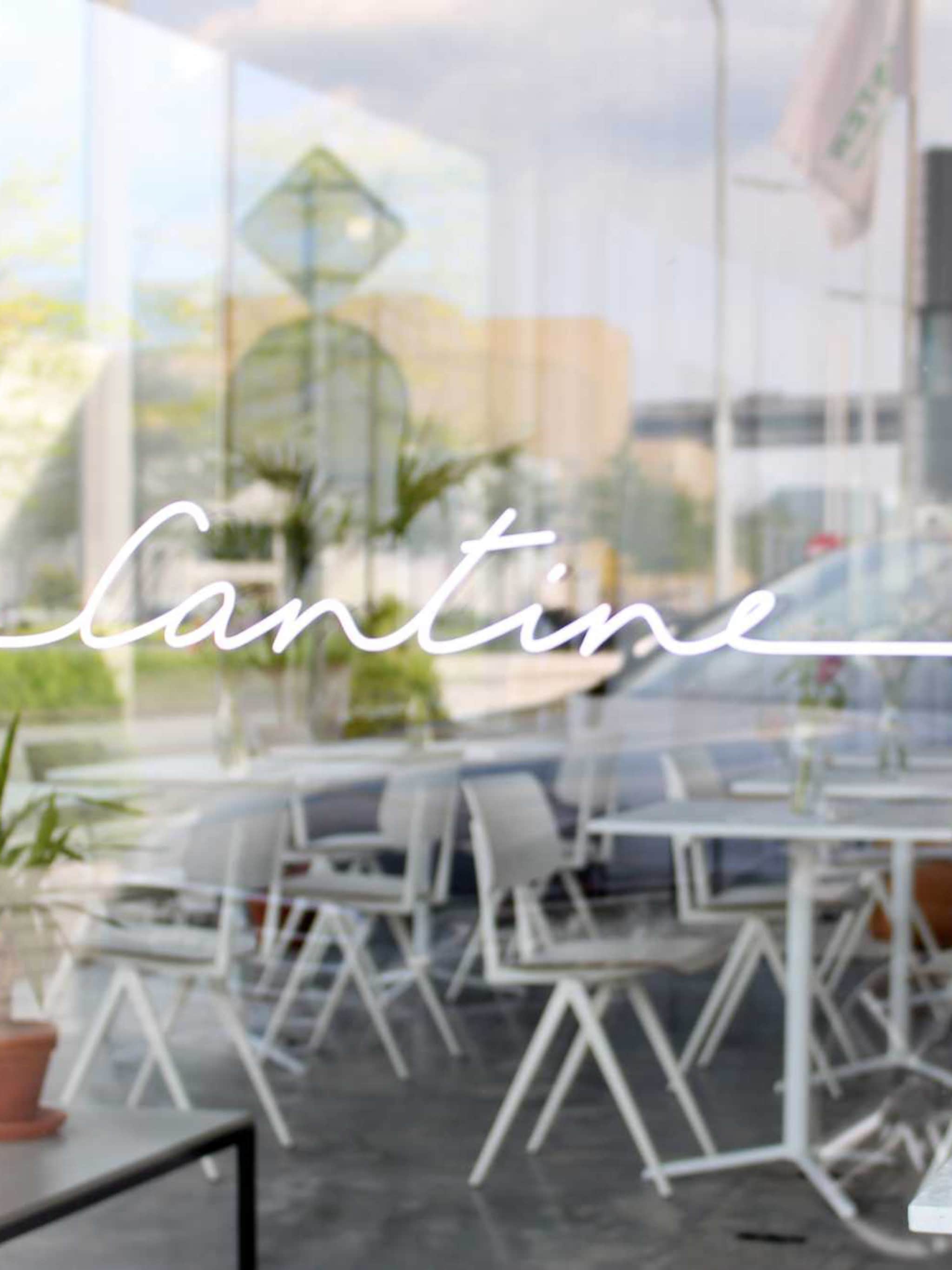 lunchen bij cantine