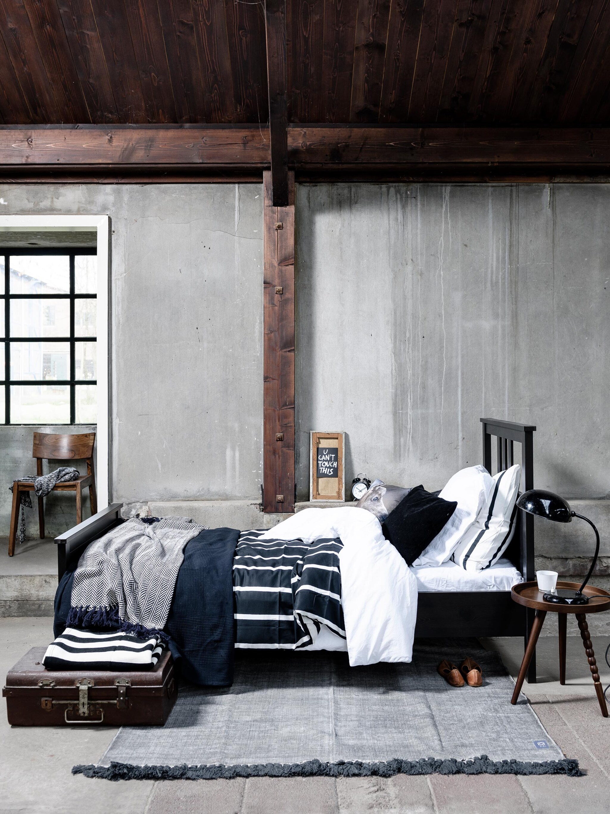 zo pas je de betonlook toe in je interieur