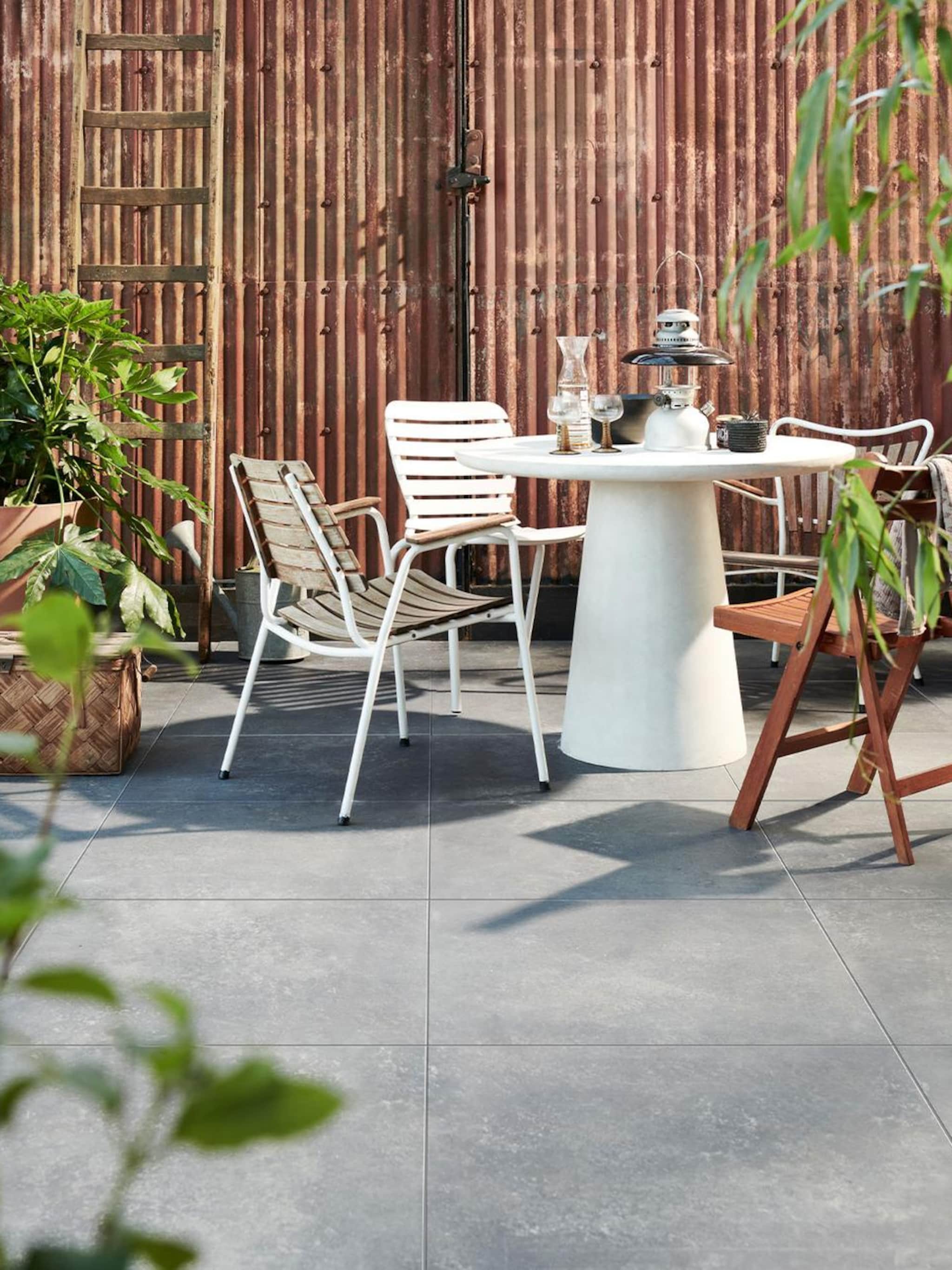welke materiaal voor een tuintafel kies jij dit zijn de voor en nadelen van verschillende materialen