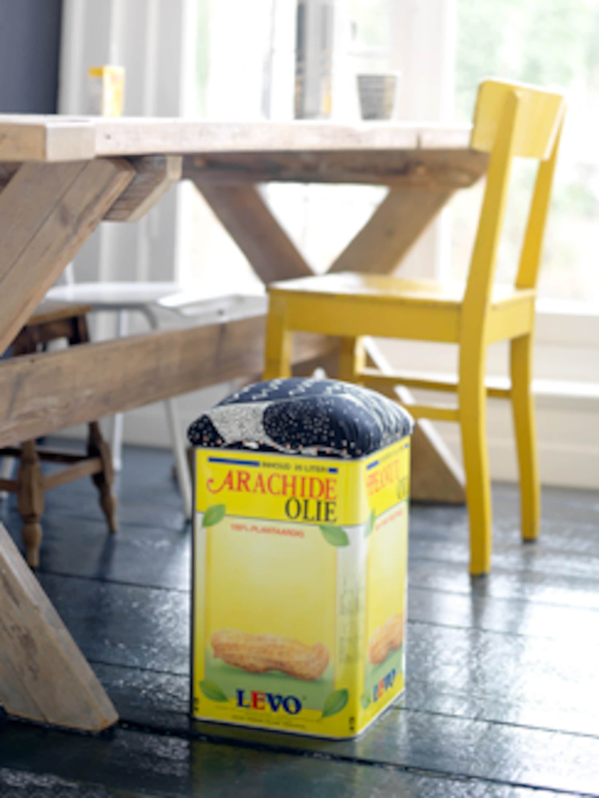 van olieblik naar simpele kruk